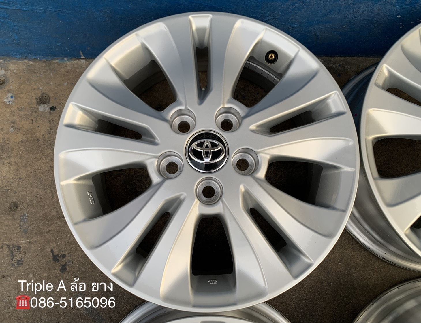 ล้อแม็กป้ายแดง 5รู114 Toyota Revo ขอบ 16 สวยกริ๊บ ใส่กับ Revo ,Vigo 5รู114 ได้เลย ล้อแม็กป้ายแดง 5รู114 Toyota Revo ขอบ 16 สวยกริ๊บ ใส่กับ Revo ,Vigo 5รู114 ได้เลย