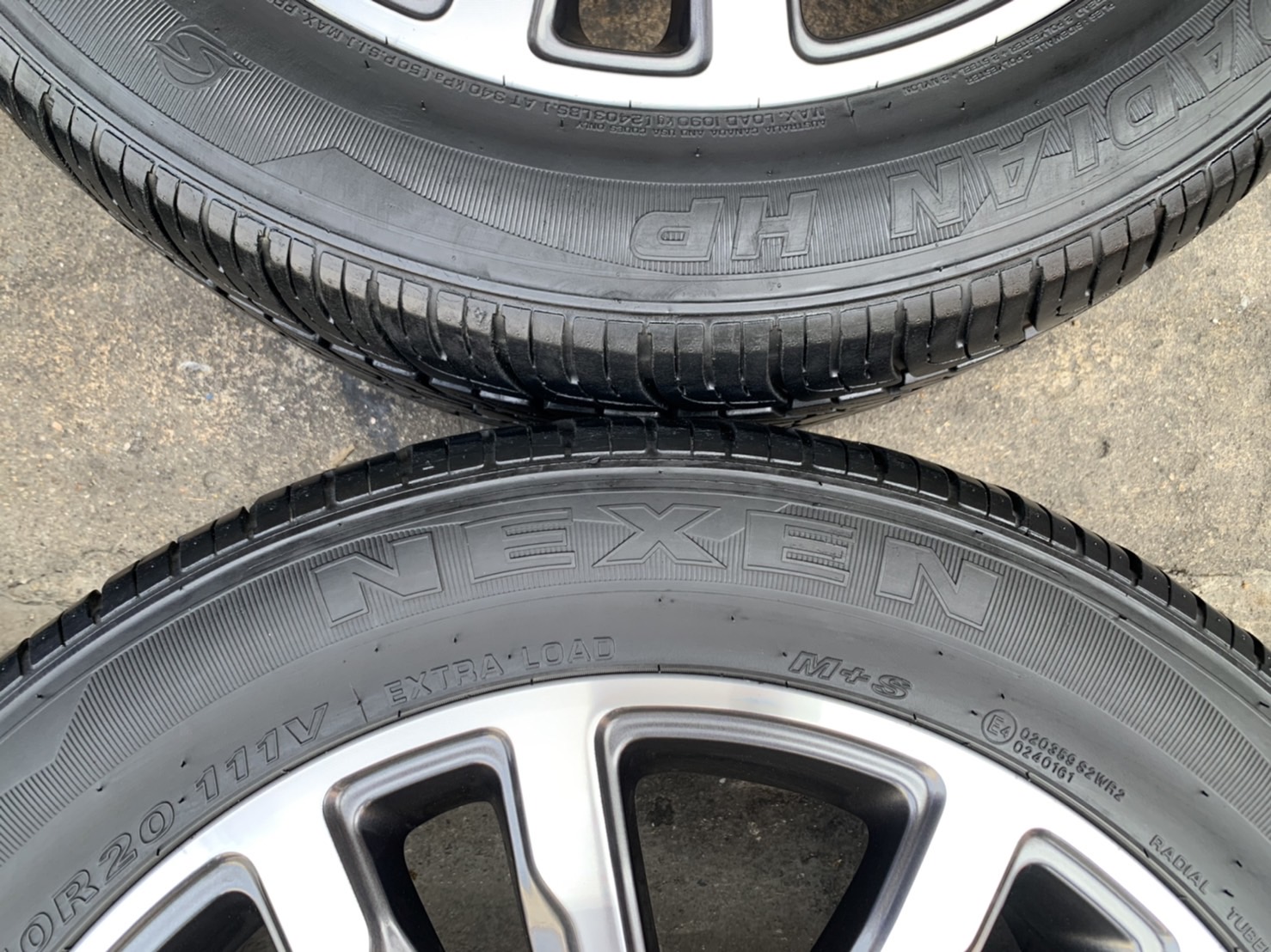 ล้อแม็ก Ford Everest ขอบ 20 เทาหน้าเงา พร้อมยาง 265-50-20 NEXEN ปี 19 ล้อแม็ก Ford Everest ขอบ 20 เทาหน้าเงา พร้อมยาง 265-50-20 NEXEN ปี 19