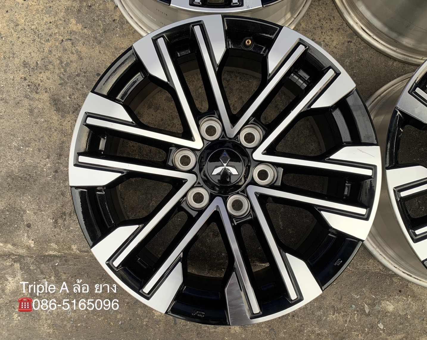 ล้อแม็ก New Mitsu Pajero Sport รุ่นใหม่ล่าสุด ขอบ 18 ล้อแม็ก New Mitsu Pajero Sport รุ่นใหม่ล่าสุด ขอบ 18