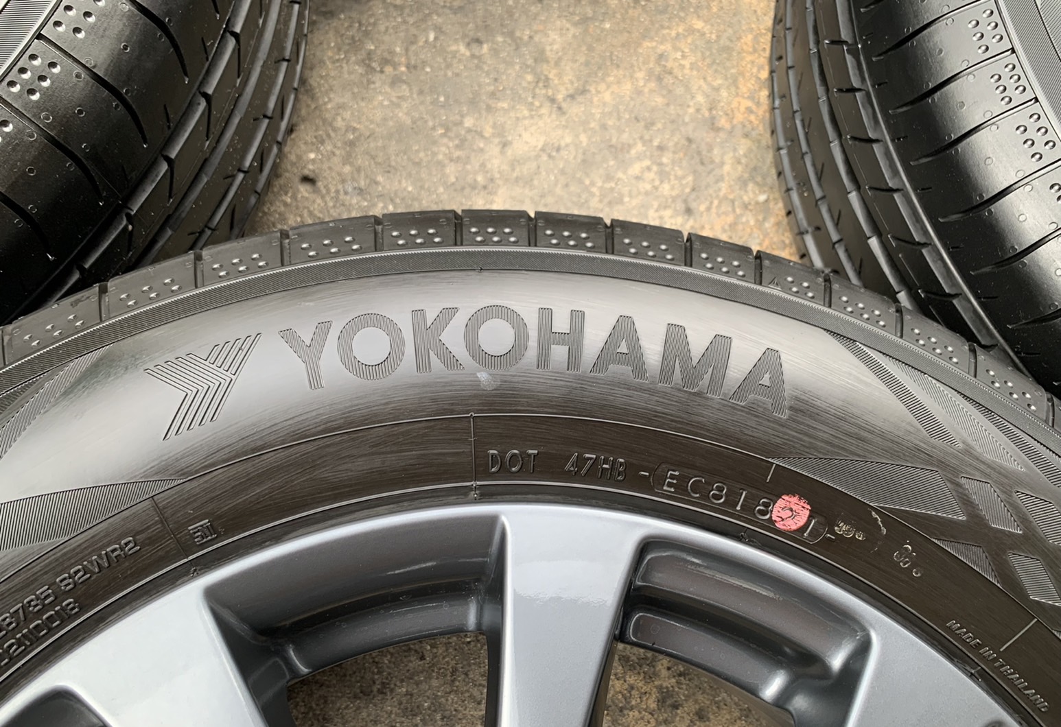 ล้อแม็กป้ายแดง Mazda CX-30 รุ่นใหม่ล่าสุด ขอบ 16 สีเทากัน พร้อมยางป้ายแดง 215-65-16 Yokohama ปี 21 ล้อแม็กป้ายแดง Mazda CX-30 รุ่นใหม่ล่าสุด ขอบ 16 สีเทากัน พร้อมยางป้ายแดง 215-65-16 Yokohama ปี 21