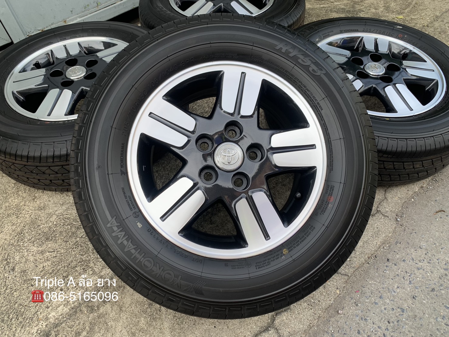 ล้อแม็ก 5รู114 Toyota Vigo ขอบ 15 สีเทาหน้าเงา พร้อมยางป้ายแดง 205-70-15 Yokohama ปลายปี 20 ล้อแม็ก 5รู114 Toyota Vigo ขอบ 15 สีเทาหน้าเงา พร้อมยางป้ายแดง 205-70-15 Yokohama ปลายปี 20