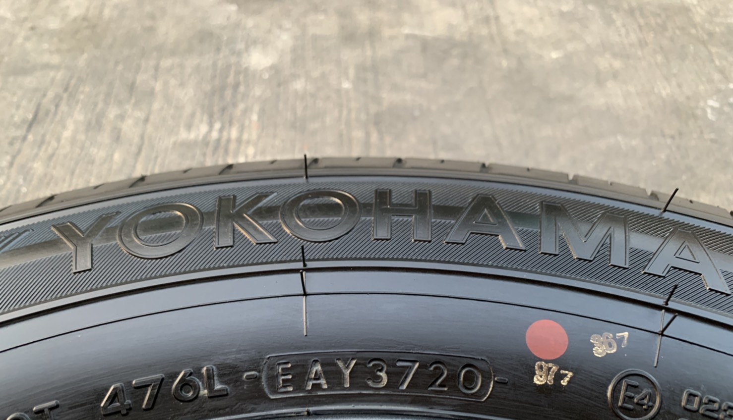 ล้อแม็ก 5รู114 Toyota Tiger D4D ขอบ 15 สีเทา พร้อมยางป้ายแดง 205-70-15 Yokohama ปลายปี 20 สวยกริ๊บ ล้อแม็ก 5รู114 Toyota Tiger D4D ขอบ 15 สีเทา พร้อมยางป้ายแดง 205-70-15 Yokohama ปลายปี 20 สวยกริ๊บ