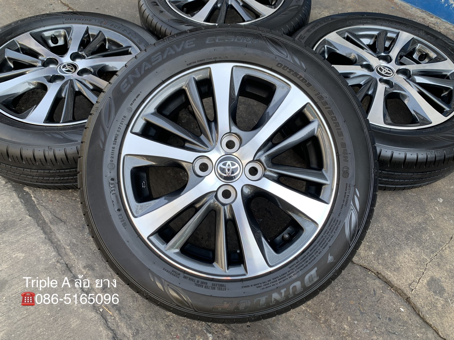 ล้อแม็กป้ายแดง Toyota Yaris Ativ ขอบ 15 สีเทาหน้าเงา พร้อมยางป้ายแดง 185-60-15 Dunlop ปี 19 สวยกริ๊บ ล้อแม็กป้ายแดง Toyota Yaris Ativ ขอบ 15 สีเทาหน้าเงา พร้อมยางป้ายแดง 185-60-15 Dunlop ปี 19 สวยกริ๊บ