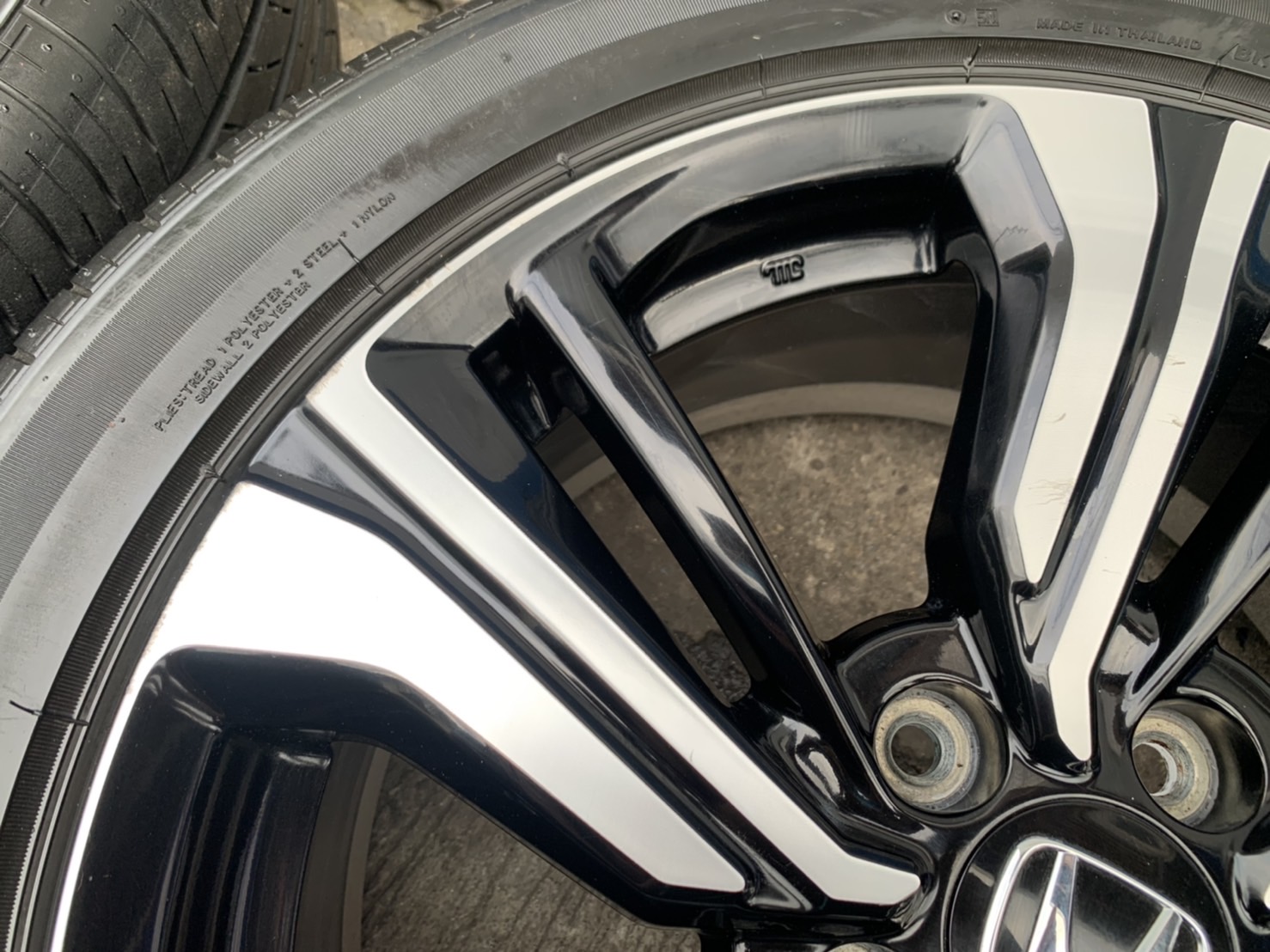 ล้อแม็ก Honda Civic Turbo RS ขอบ 17 ดำหน้าเงา พร้อมยาง 215-50-17 Bridgestone ปี 18