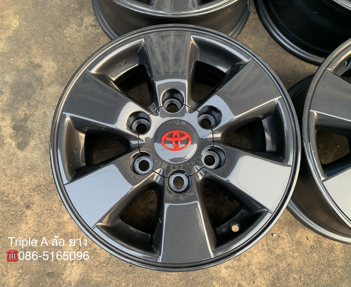 ล้อแม็ก Toyota Vigo Preruner ขอบ 15 สีเทากัน สวยกริ๊บๆ ใส่กับ Vigo ,Revo ,รถตู้ ได้เลย ล้อแม็ก Toyota Vigo Preruner ขอบ 15 สีเทากัน สวยกริ๊บๆ ใส่กับ Vigo ,Revo ,รถตู้ ได้เลย