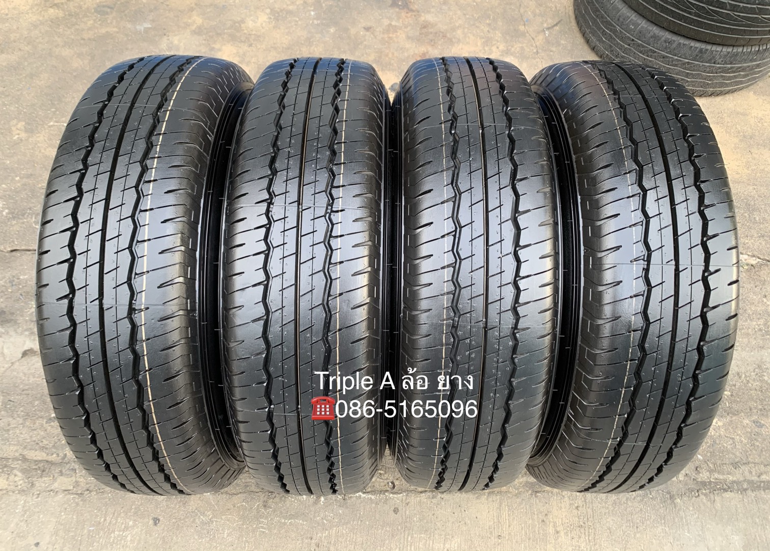 ยางใหม่ป้ายแดง 215-70-16 Dunlop ปี 20 ใหม่กริ๊บๆ
