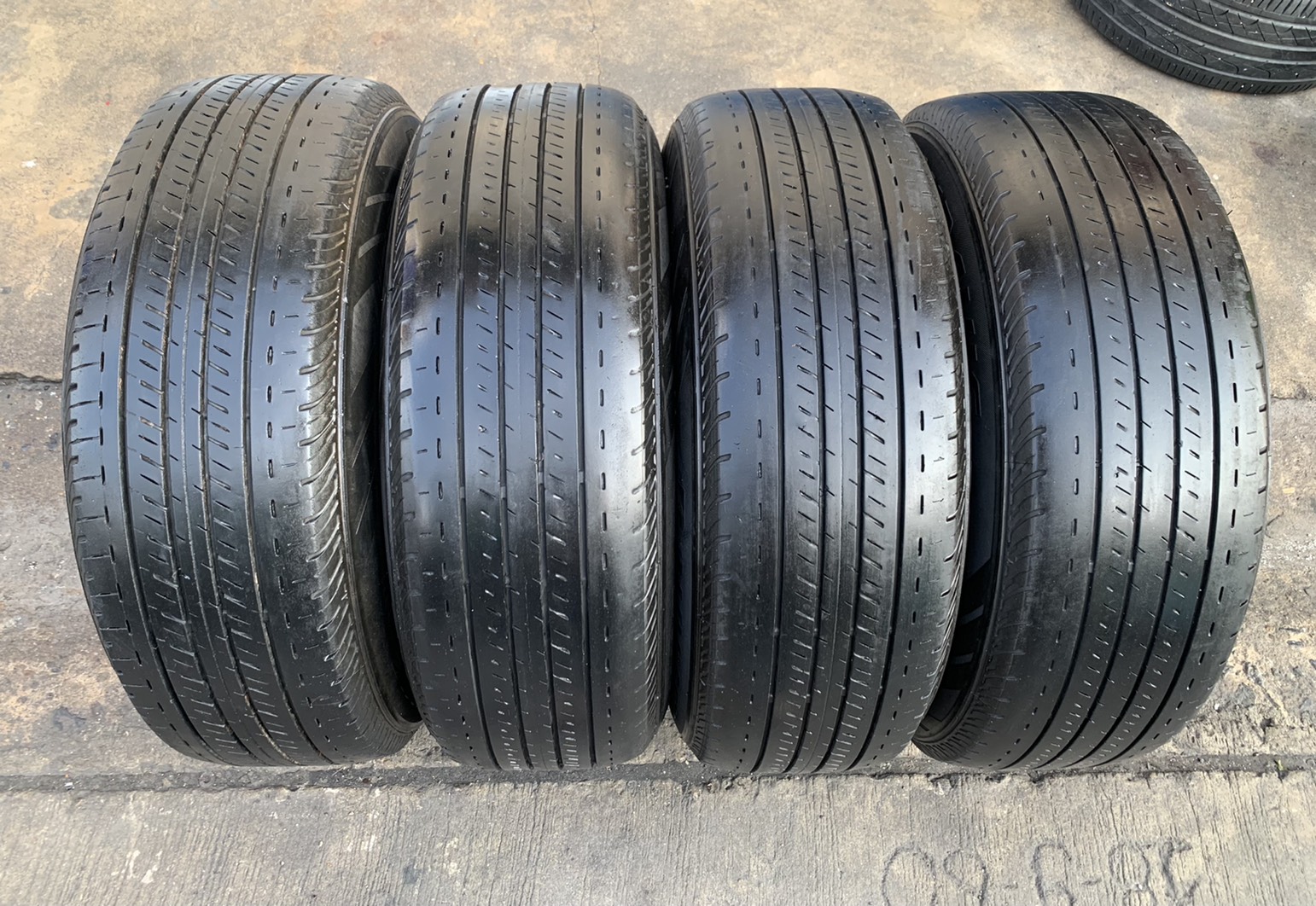 ล้อแม็ก 6รู139 Toyota Vigo ขอบ 15 พร้อมยาง 215-70-15 Bridgestone ปี 17 ล้อแม็ก 6รู139 Toyota Vigo ขอบ 15 พร้อมยาง 215-70-15 Bridgestone ปี 17