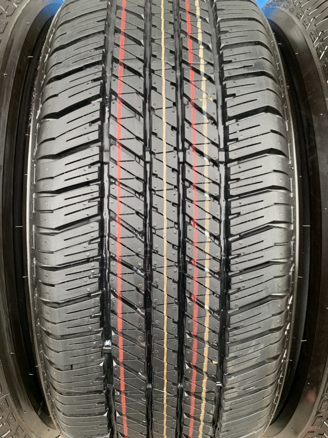 ล้อแม็กป้ายแดง Ford Ranger XLT ขอบ 17 สีดำแท้ พร้อมยางใหม่ป้ายแดง 265-65-17 Bridgestone ปี 21 ใหม่ๆ สวยกริ๊บๆ