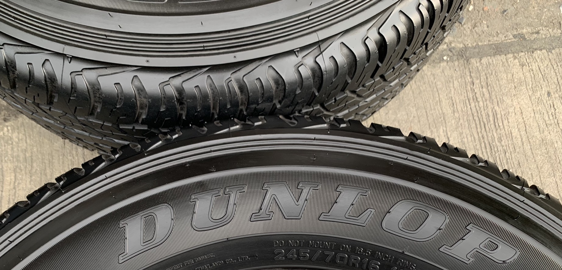 ยางป้ายแดง 245-70-16 Dunlop ปี 20 สวยกริ๊บๆ