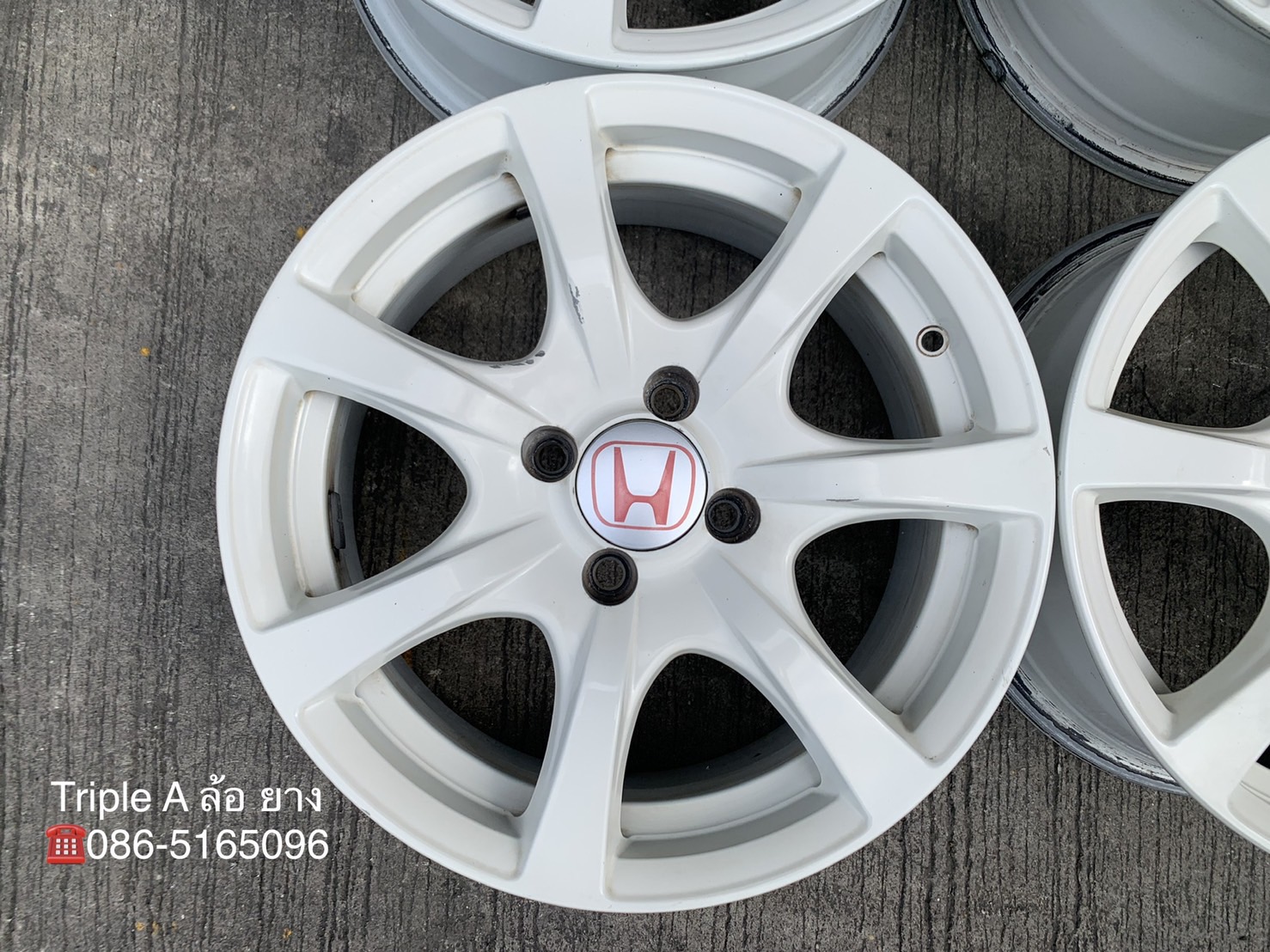 ล้อแม็ก Honda 4รู100 ขอบ 15 สีขาว ล้อแม็ก Honda 4รู100 ขอบ 15 สีขาว