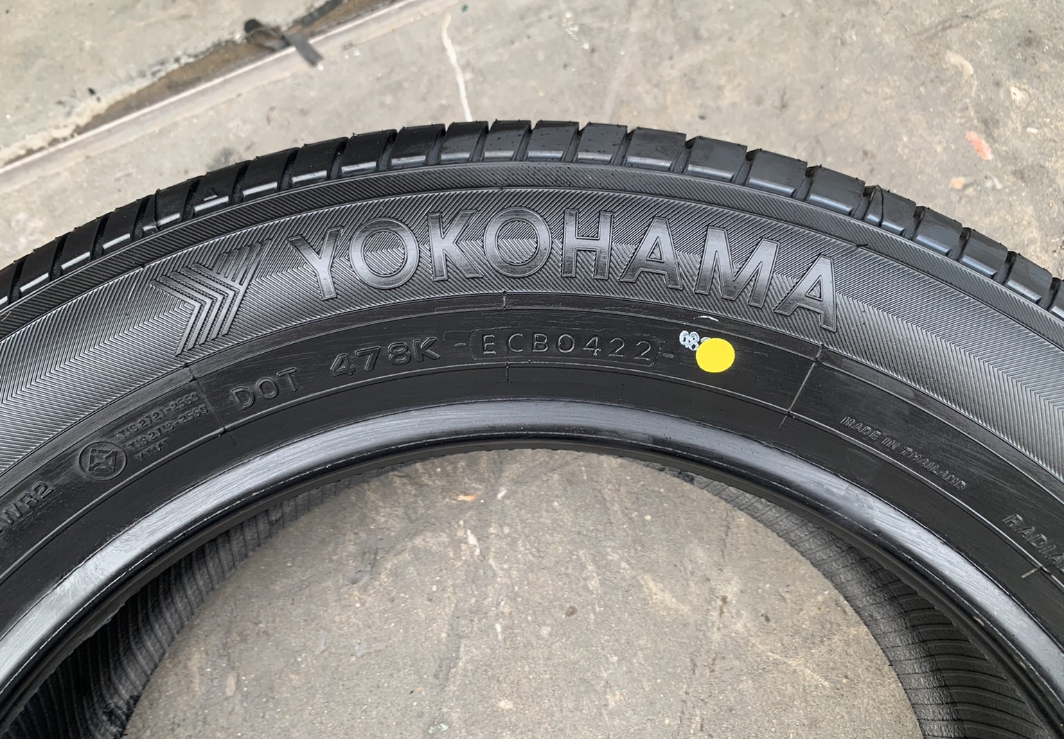 ยางใหม่ 205-55-16 Yokohama ปี 22 ใหม่กริ๊บๆ ยางใหม่ 205-55-16 Yokohama ปี 22 ใหม่กริ๊บๆ