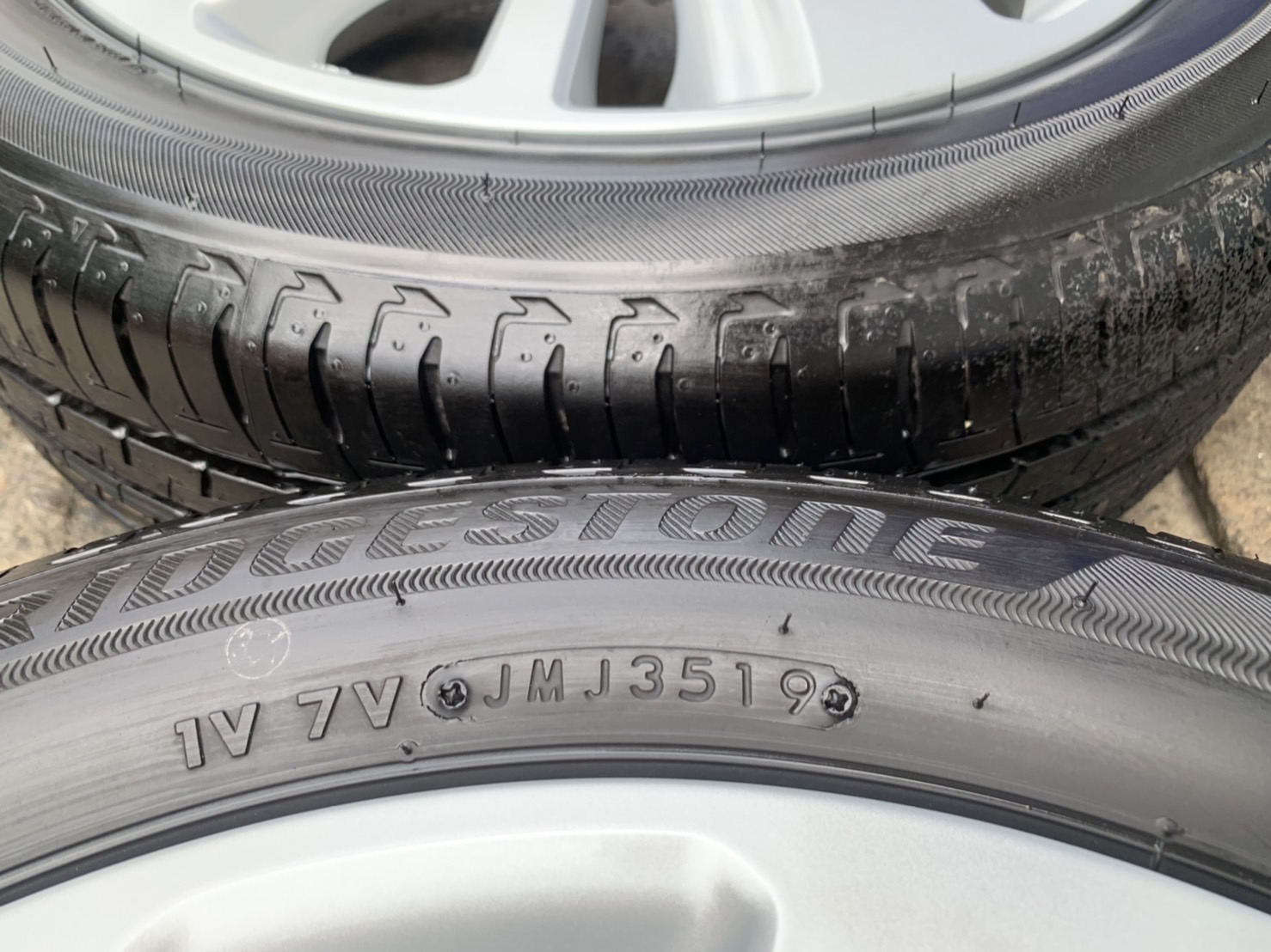 ล้อแม็กป้ายแดง Suzuki Swift รุ่นใหม่ล่าสุด ขอบ 16 พร้อมยางป้ายแดง 185-55-16 Bridgestone ปลายปี 19 สวยกริ๊บ ล้อแม็กป้ายแดง Suzuki Swift รุ่นใหม่ล่าสุด ขอบ 16 พร้อมยางป้ายแดง 185-55-16 Bridgestone ปลายปี 19 สวยกริ๊บ