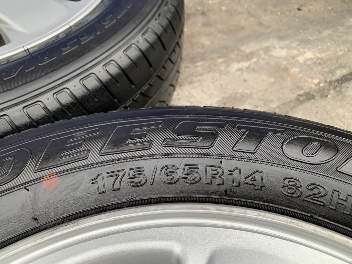 ล้อแม็ก 4รู114 Toyota Avanza ขอบ 14 พร้อมยาง 175-65-14 Deestone ปี 19 ล้อแม็ก 4รู114 Toyota Avanza ขอบ 14 พร้อมยาง 175-65-14 Deestone ปี 19