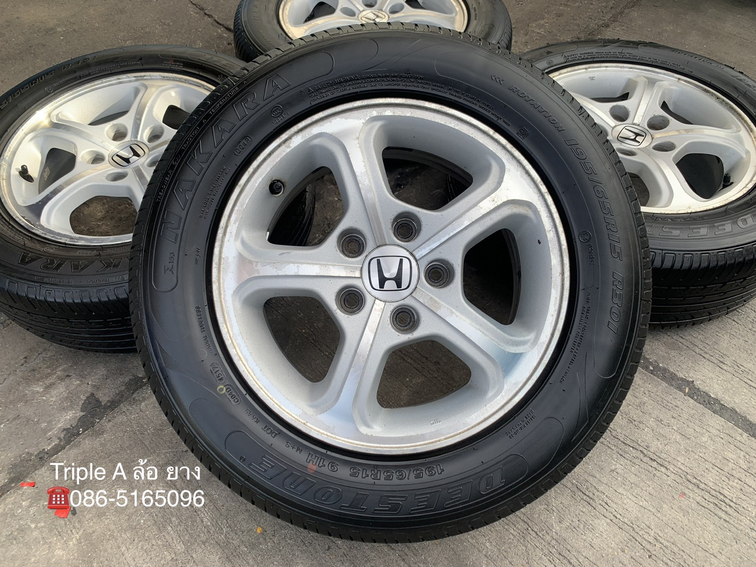 ล้อแม็ก 5รู114 Honda Civic FD ขอบ 15 สีบอร์นหน้าเงา พร้อมยาง 195-65-15 Deestone ปลายปี 17 ล้อแม็ก 5รู114 Honda Civic FD ขอบ 15 สีบอร์นหน้าเงา พร้อมยาง 195-65-15 Deestone ปลายปี 17