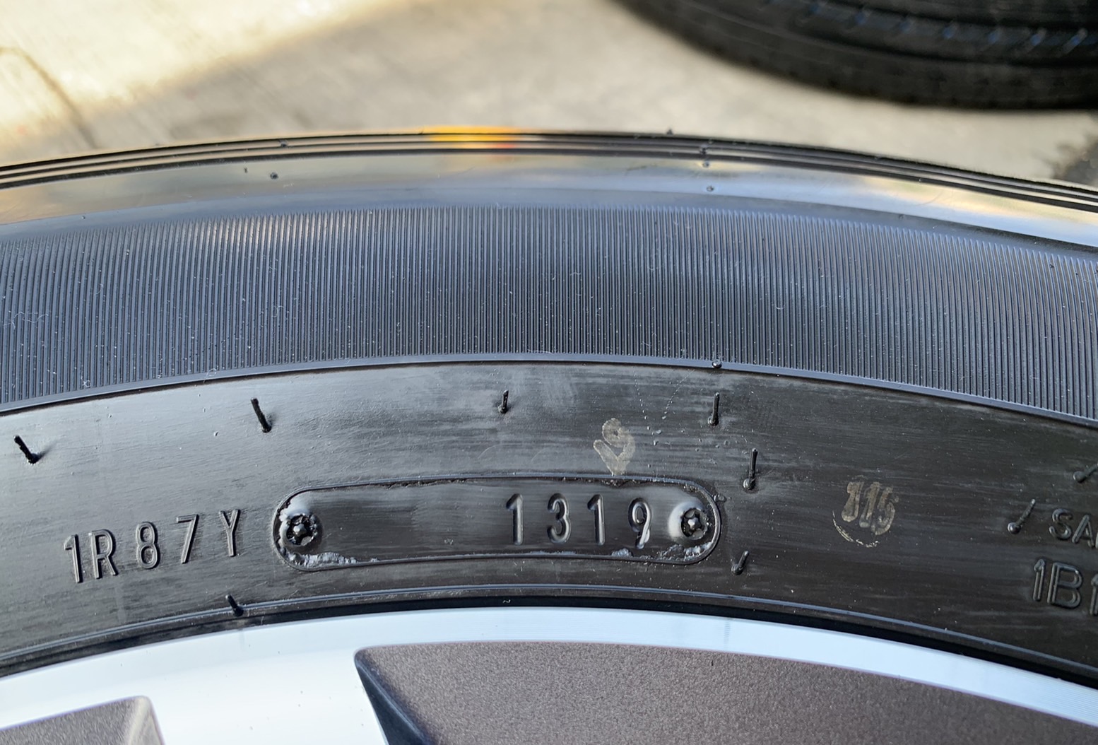 ล้อแม็ก ISUZU MU-X ขอบ 17 พร้อมยาง 265-65-17 Dunlop ปี 19 ล้อแม็ก ISUZU MU-X ขอบ 17 พร้อมยาง 265-65-17 Dunlop ปี 19