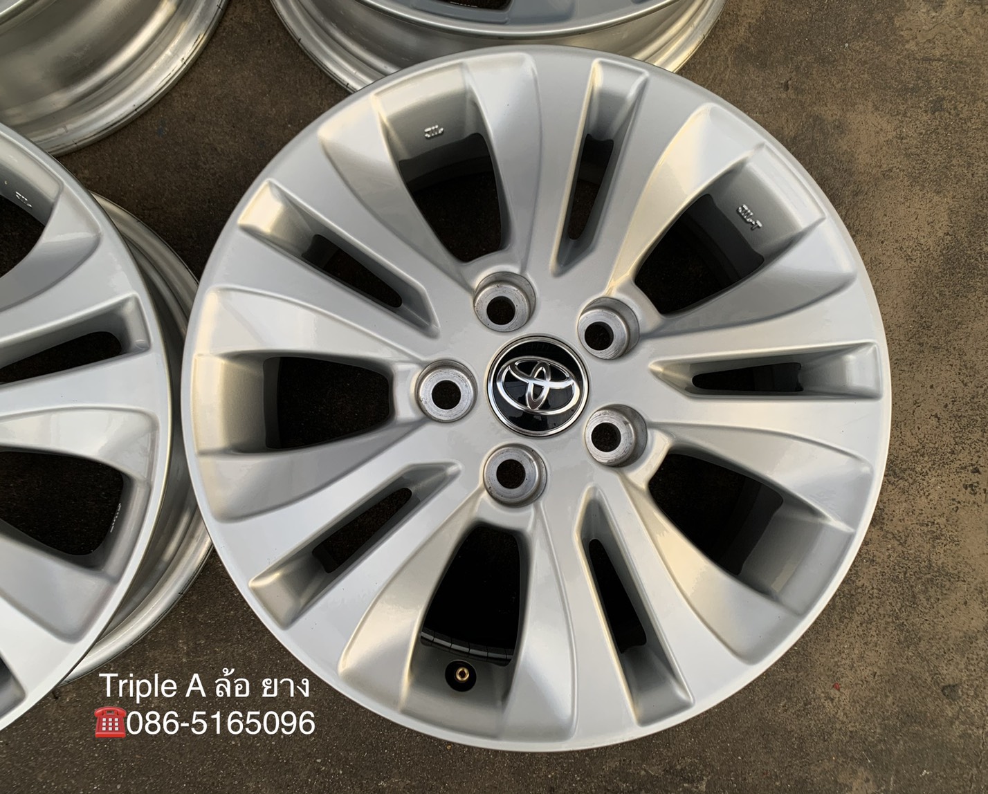ล้อแม็กป้ายแดง 5รู114 Toyota Revo ขอบ 16 สวยกริ๊บ ใส่กับ Revo ,Vigo 5รู114 ได้เลย ล้อแม็กป้ายแดง 5รู114 Toyota Revo ขอบ 16 สวยกริ๊บ ใส่กับ Revo ,Vigo 5รู114 ได้เลย