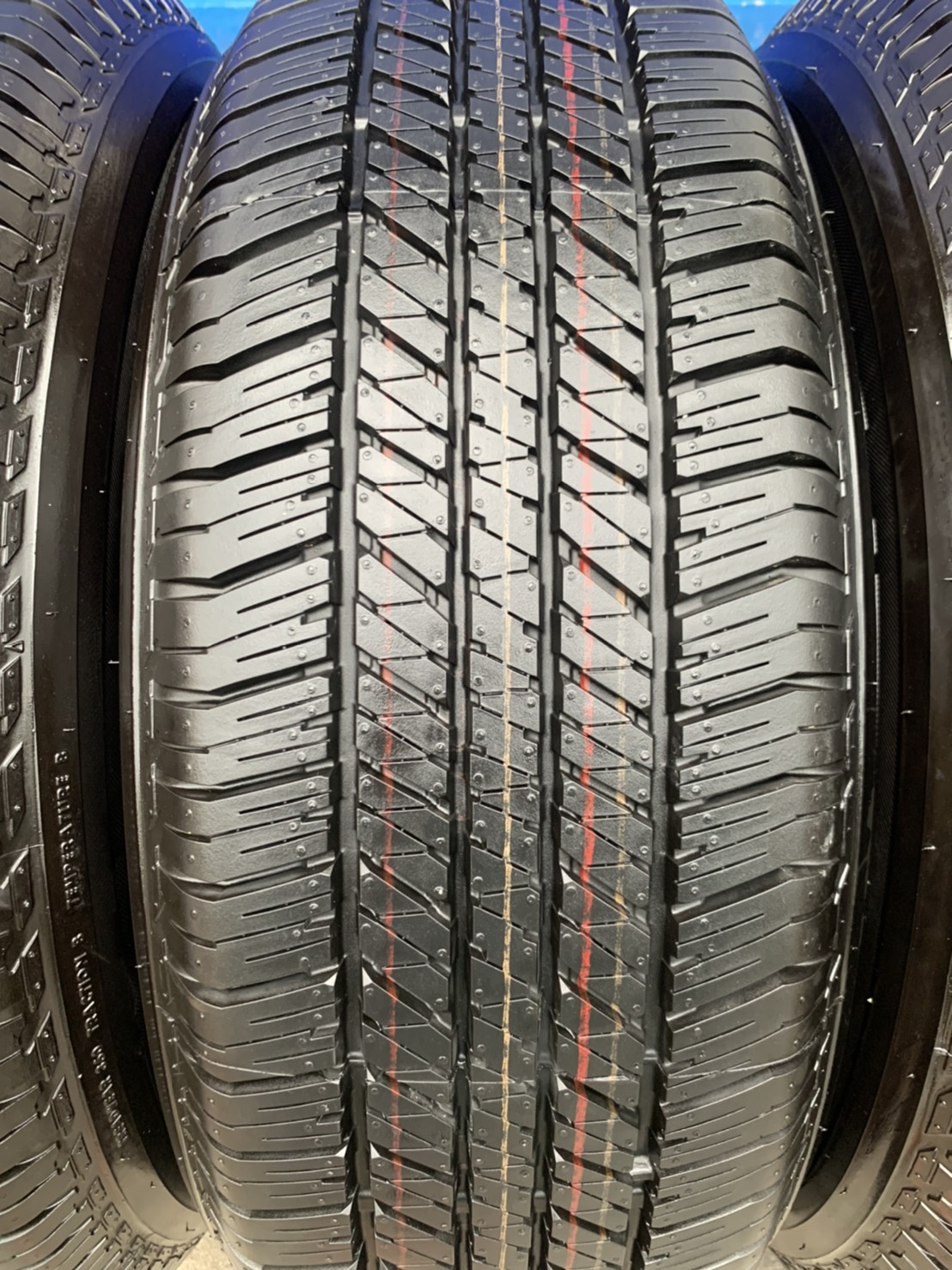 ล้อแม็กป้ายแดง Ford Ranger XLT ขอบ 17 สีดำแท้ พร้อมยางใหม่ป้ายแดง 265-65-17 Bridgestone ปี 21 ใหม่ๆกริ๊บๆ ล้อแม็กป้ายแดง Ford Ranger XLT ขอบ 17 สีดำแท้ พร้อมยางใหม่ป้ายแดง 265-65-17 Bridgestone ปี 21 ใหม่ๆกริ๊บๆ