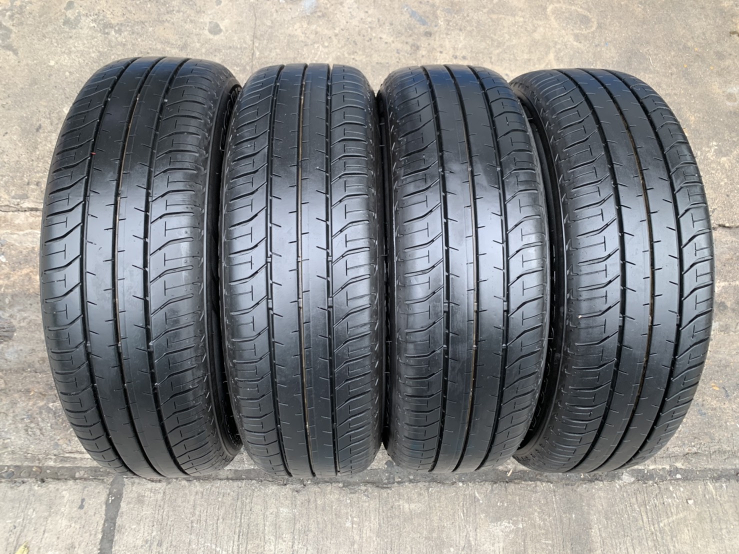 ล้อแม็ก Toyota Yaris Ativ ขอบ 15 เทาหน้าเงา พร้อมยางน้องๆป้ายแดง 185-60-15 Bridgestone ปลายปี 19 ล้อแม็ก Toyota Yaris Ativ ขอบ 15 เทาหน้าเงา พร้อมยางน้องๆป้ายแดง 185-60-15 Bridgestone ปลายปี 19