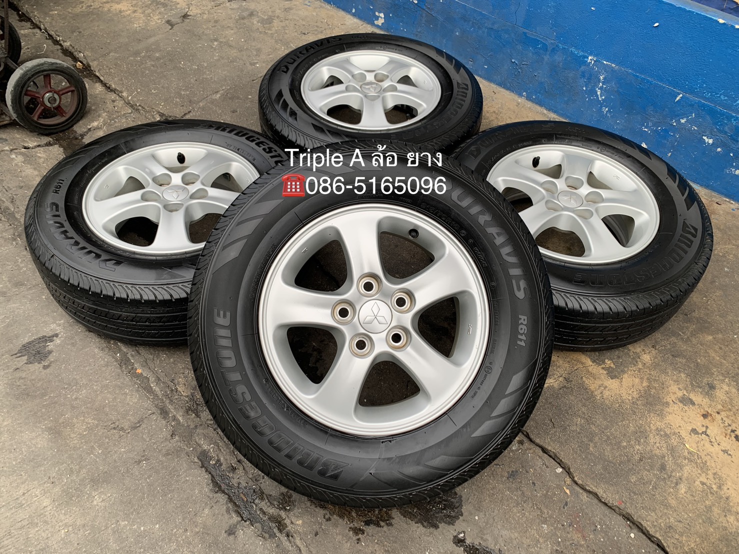 ล้อแม็ก 5รู114 Mitsu Triton ขอบ 15 พร้อมยาง 215-70-15 Bridgestone ปลายปี 15 สภาพดี