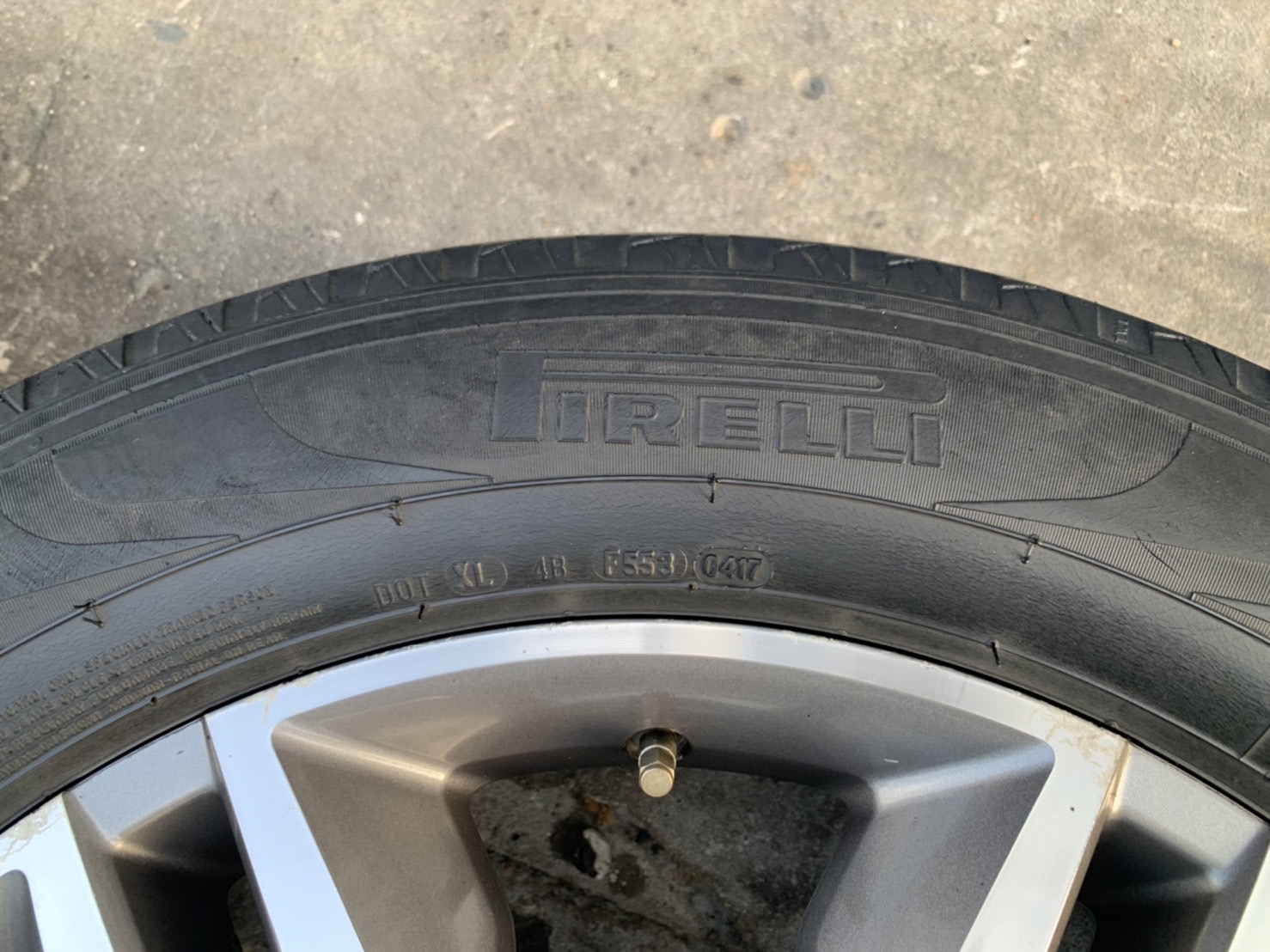 ล้อแม็ก Ford Everest ขอบ 20 แถมยาง 275-55-20 PIRELLI ปี 17