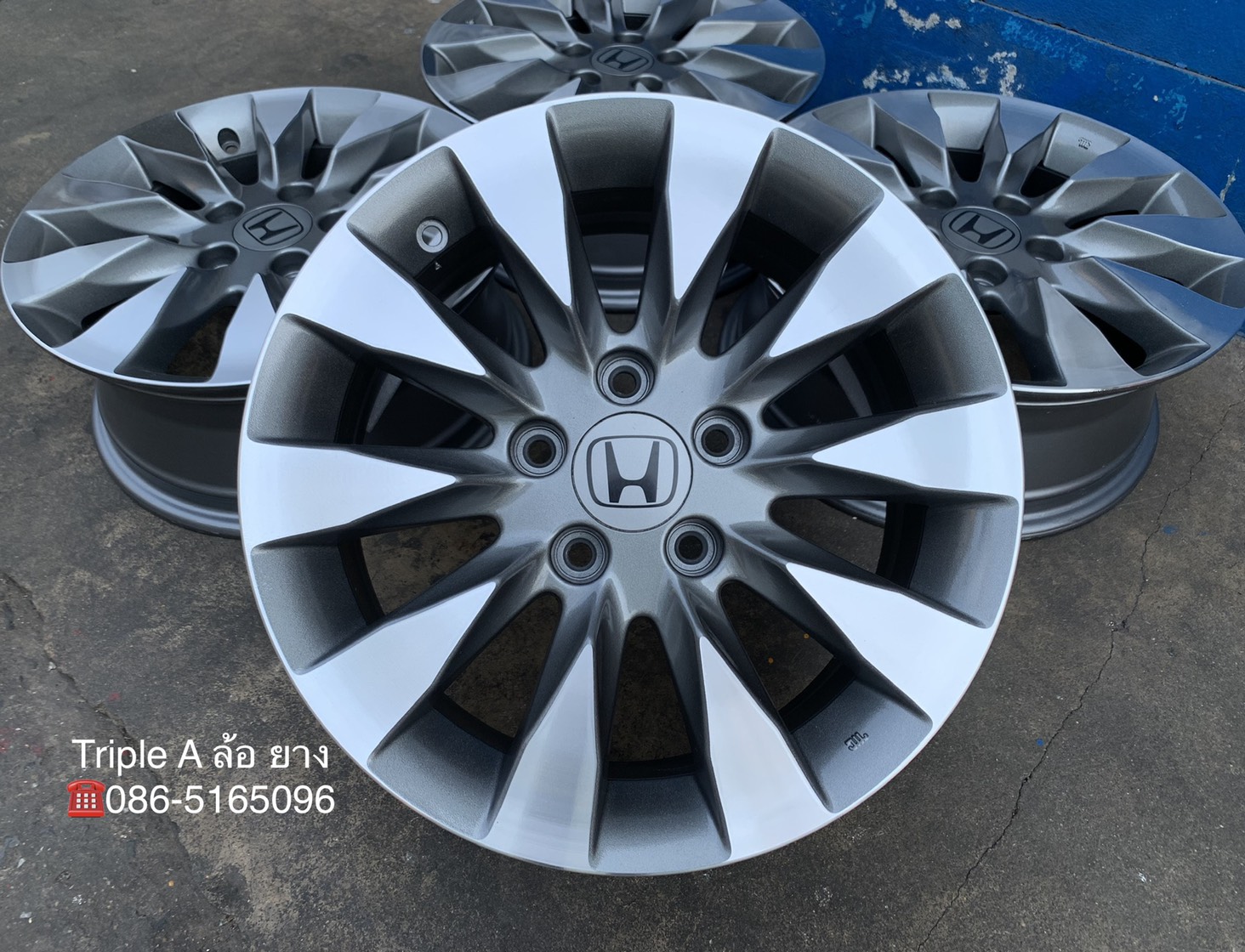 ล้อแม็ก Honda Civic FD ตัวท็อป ขอบ 16 สีเทาหน้าเงา สวยๆ ล้อแม็ก Honda Civic FD ตัวท็อป ขอบ 16 สีเทาหน้าเงา สวยๆ
