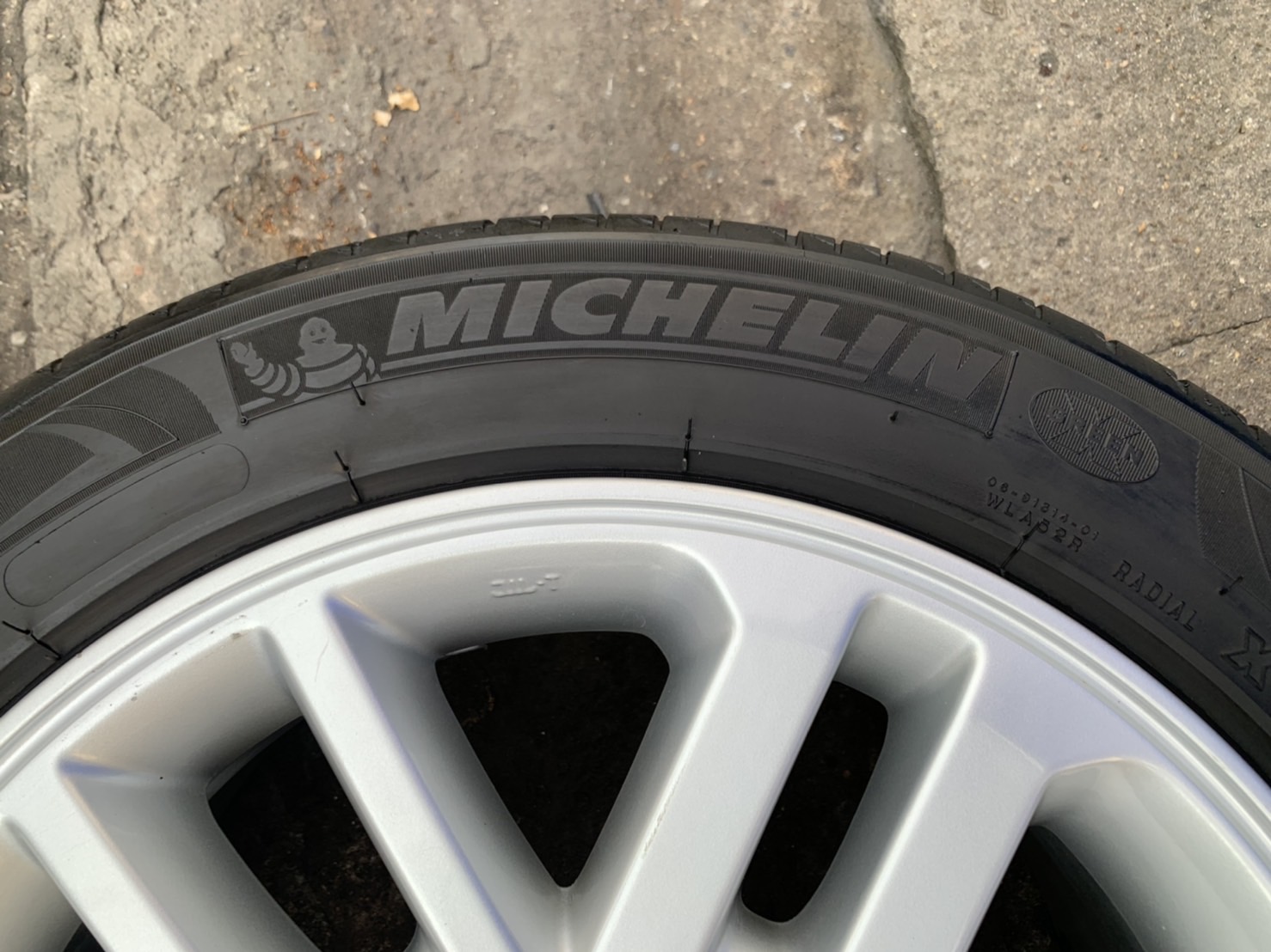 ล้อแม็ก Toyota Fortuner BMC ขอบ17 พร้อมยาง 215-55-17 Michelin ปี 17 ใส่กับ รถตู้ Commuter ได้เลย