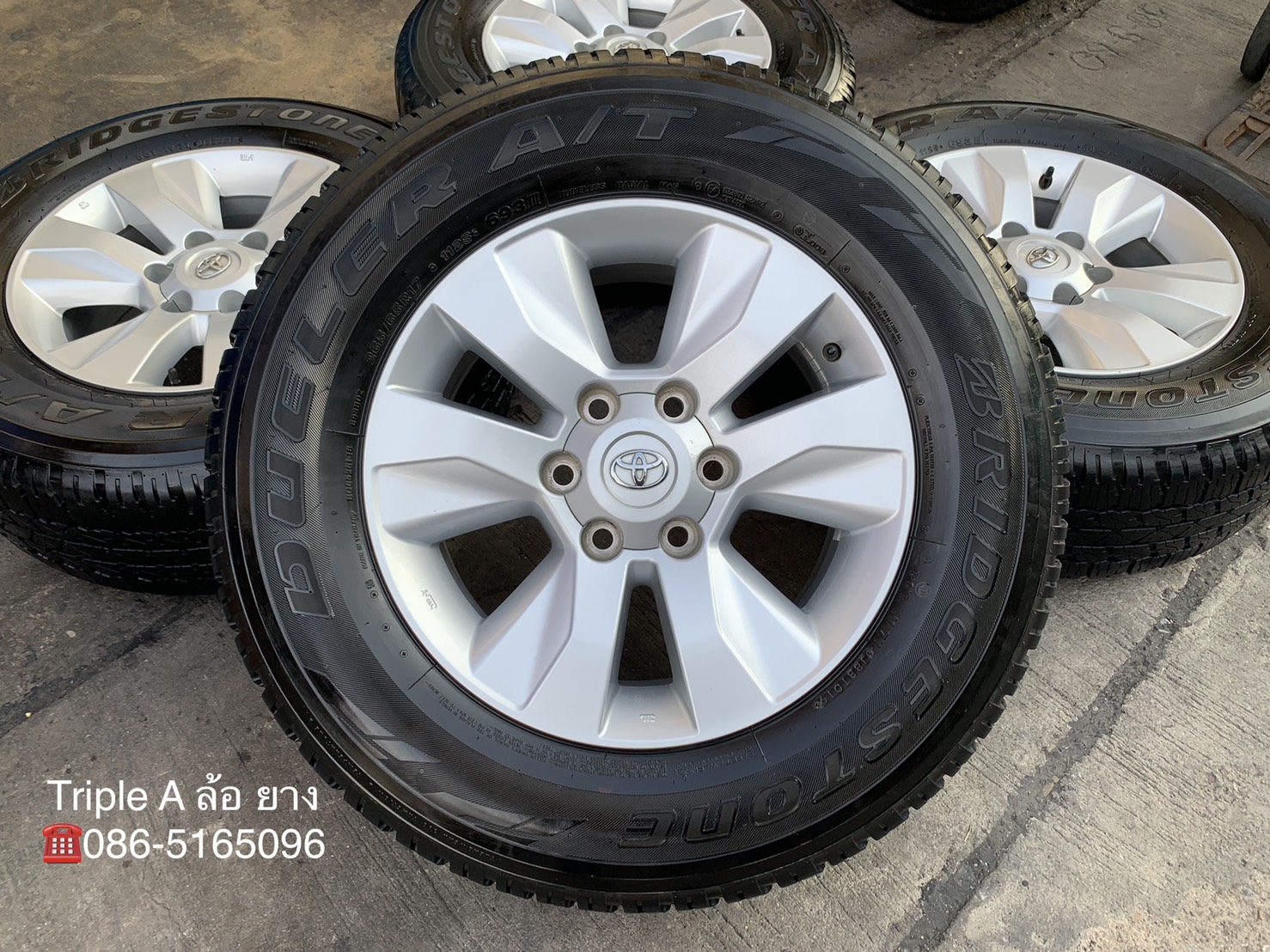 ล้อแม็ก Toyota Revo ขอบ17 พร้อมยาง 265-65-17 Bridgestone ปี 19 สภาพดี ล้อแม็ก Toyota Revo ขอบ17 พร้อมยาง 265-65-17 Bridgestone ปี 19 สภาพดี