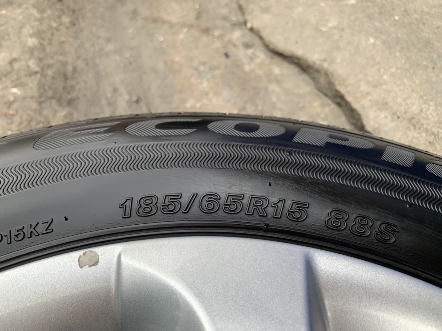 ล้อแม็ก 4รู100 Toyota ขอบ 15 สีบอร์น พร้อมยาง 185-65-15 Bridgestone ปี 18 ล้อแม็ก 4รู100 Toyota ขอบ 15 สีบอร์น พร้อมยาง 185-65-15 Bridgestone ปี 18