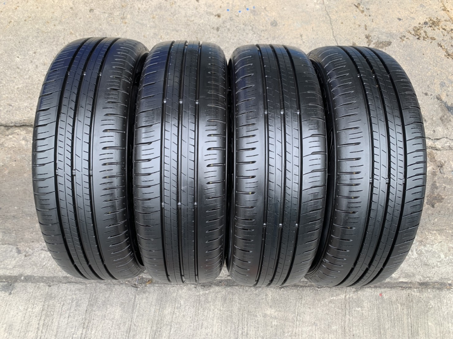 ล้อแม็ก Toyota Vios 8 ก้าน ขอบ 15 พร้อมยางน้องๆป้ายแดง 185-60-15 Dunlop ปี 20 สวยๆ ล้อแม็ก Toyota Vios 8 ก้าน ขอบ 15 พร้อมยางน้องๆป้ายแดง 185-60-15 Dunlop ปี 20 สวยๆ