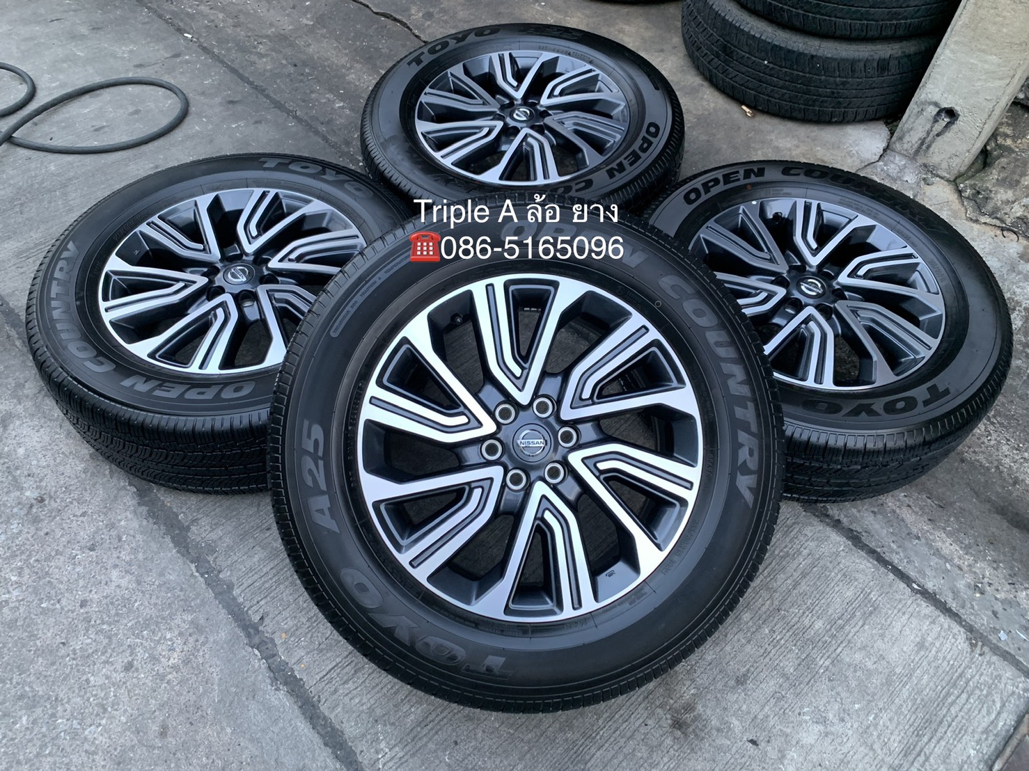 ล้อแม็ก 6รู114 Nissan Terra รุ่นใหม่ล่าสุด ขอบ 18 พร้อมยาง 255-60-18 TOYO ปี 18 สภาพสวย