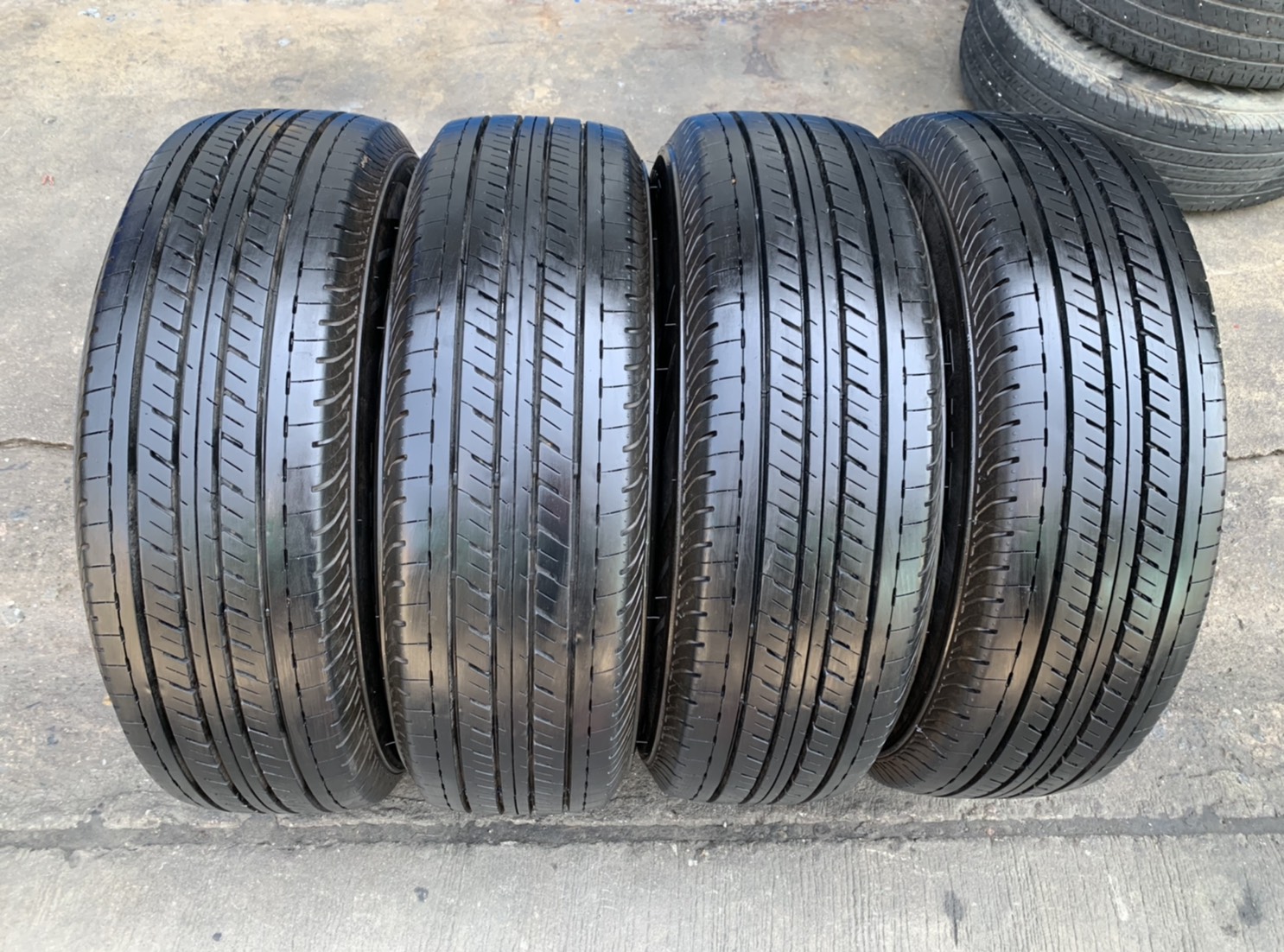 ล้อแม็ก 5รู114 Mitsu Triton ขอบ 15 พร้อมยางน้องๆป้ายแดง Bridgestone 215-70-15 ปี 20 สวยๆ ล้อแม็ก 5รู114 Mitsu Triton ขอบ 15 พร้อมยางน้องๆป้ายแดง Bridgestone 215-70-15 ปี 20 สวยๆ