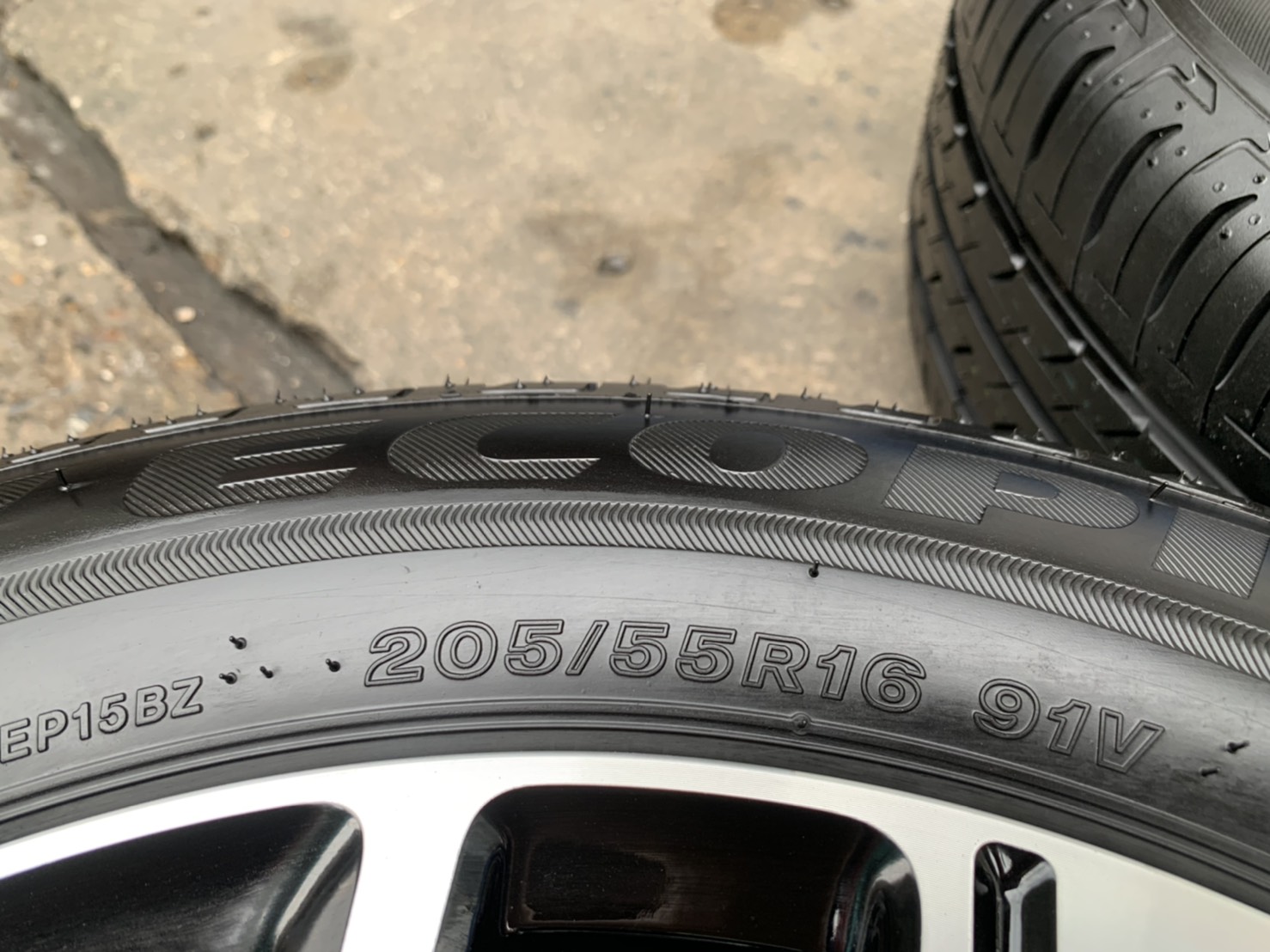ล้อแม็กป้ายแดง 5รู114 Mitsu Xpender รุ่นใหม่ล่าสุด ขอบ 16 ดำหน้าเงา พร้อมยางป้ายแดง 205-55-16 Bridge ล้อแม็กป้ายแดง 5รู114 Mitsu Xpender รุ่นใหม่ล่าสุด ขอบ 16 ดำหน้าเงา พร้อมยางป้ายแดง 205-55-16 Bridge