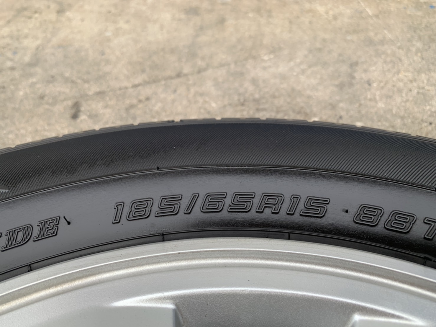 ล้อแม็ก 4รู114 Toyota Avanza ขอบ 15 พร้อมยาง 185-65-15 Dunlop ปลายปี 17 ล้อแม็ก 4รู114 Toyota Avanza ขอบ 15 พร้อมยาง 185-65-15 Dunlop ปลายปี 17