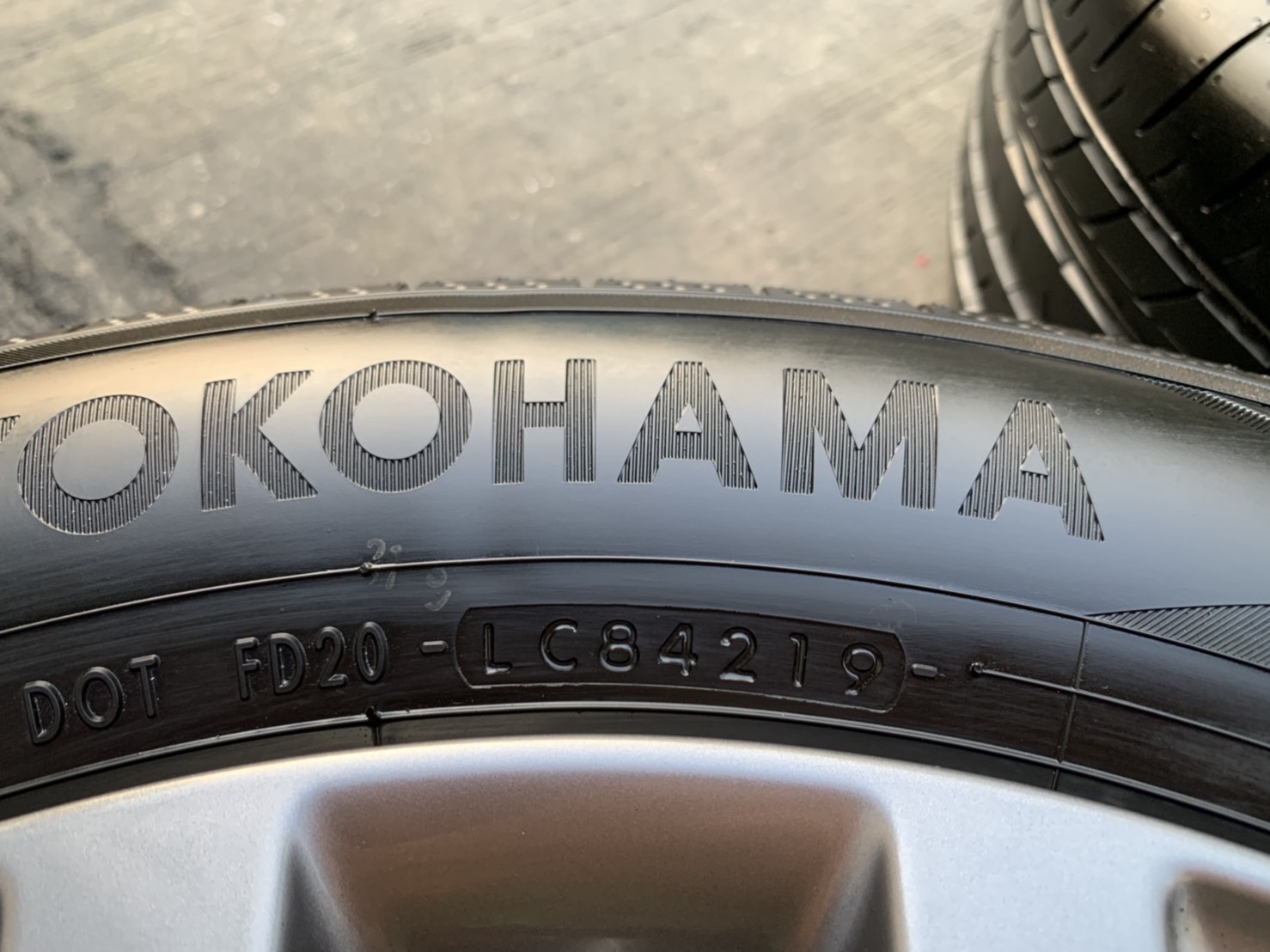 ล้อแม็ก Mazda 3 รุ่นใหม่ล่าสุด ขอบ 16 พร้อมยาง 205-60-16 Yokohama ปลายปี 19 สวยๆ ล้อแม็ก Mazda 3 รุ่นใหม่ล่าสุด ขอบ 16 พร้อมยาง 205-60-16 Yokohama ปลายปี 19 สวยๆ