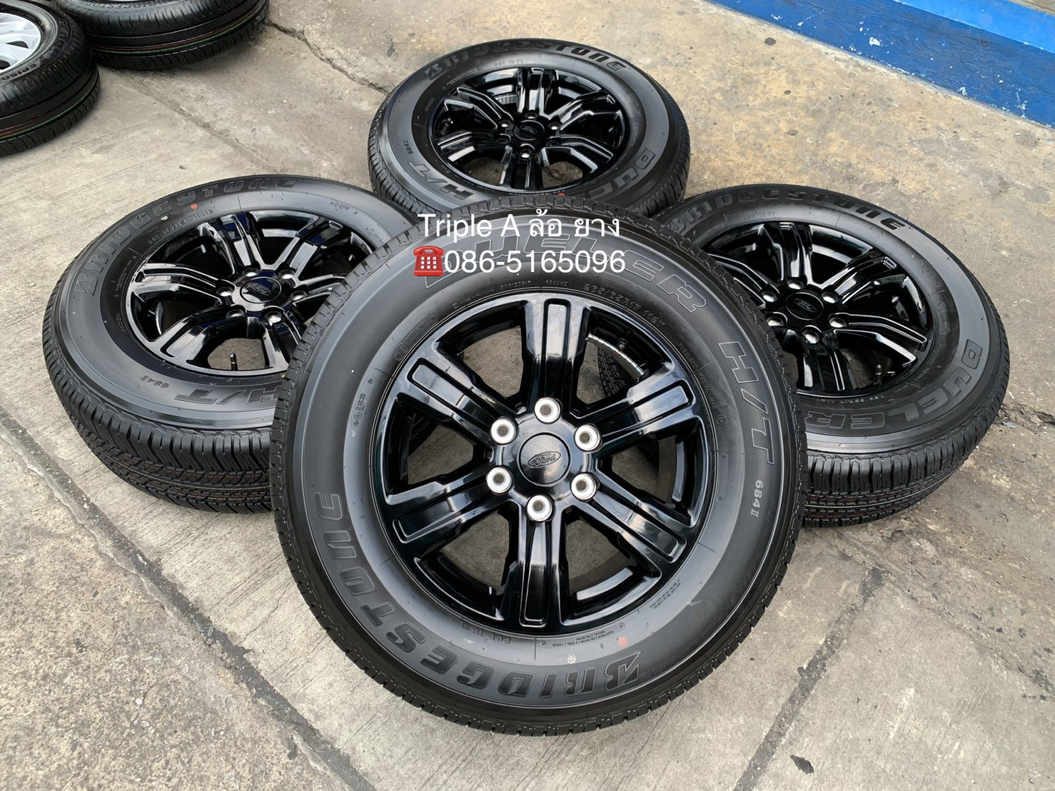 ล้อแม็กป้ายแดง Ford Ranger XLT ขอบ 17 สีดำแท้ พร้อมยางใหม่ป้ายแดง 265-65-17 Bridgestone ปี 21 ใหม่กริ๊บๆ