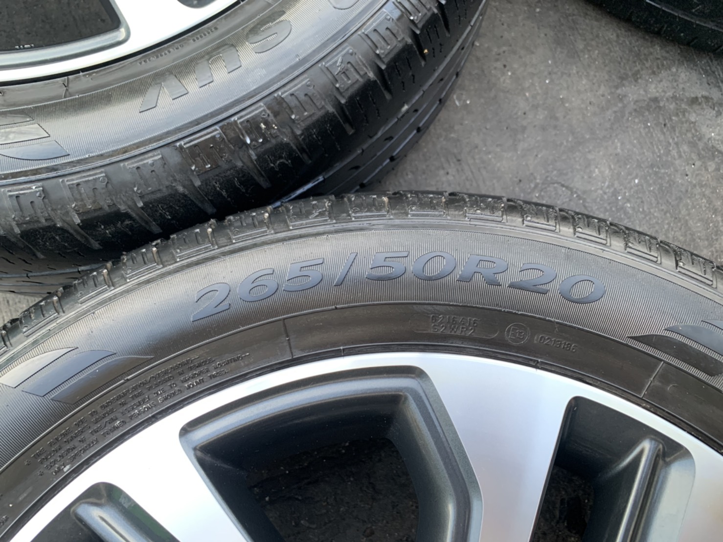 ล้อแม็กป้ายแดง Toyota Fortuner Legender รุ่นใหม่ล่าสุด ขอบ 20 พร้อมยาง 265-50-20 GoodYear ปี 18 ล้อแม็กป้ายแดง Toyota Fortuner Legender รุ่นใหม่ล่าสุด ขอบ 20 พร้อมยาง 265-50-20 GoodYear ปี 18