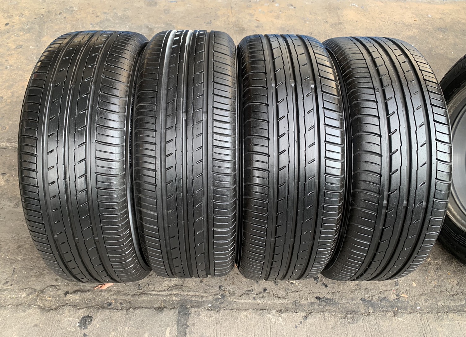 ล้อแม็ก 4รู100 Ford Fiesta ขอบ 16 พร้อมยาง 195-50-16 Yokohama ปี 19 ล้อแม็ก 4รู100 Ford Fiesta ขอบ 16 พร้อมยาง 195-50-16 Yokohama ปี 19