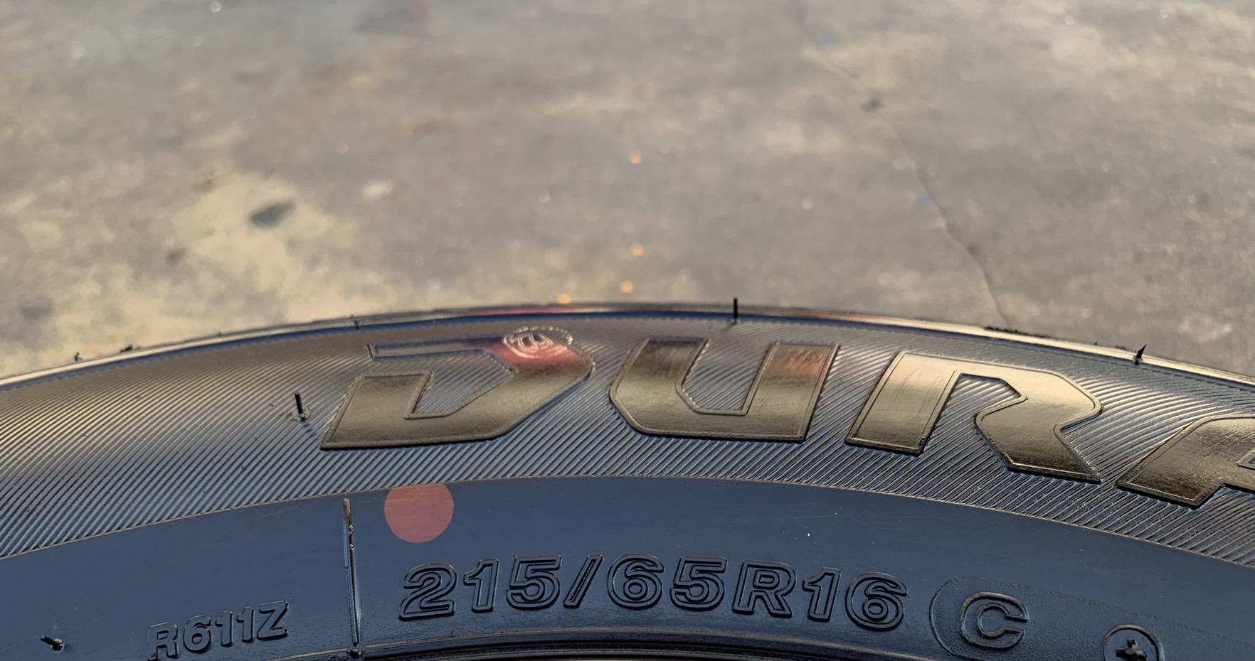 ยางป้ายแดง 215-65-16 Bridgestone ปี 21 ใหม่กริ๊บๆ เหมาะสำหรับ รถกระบะตัวเตี้ย ทุกรุ่น