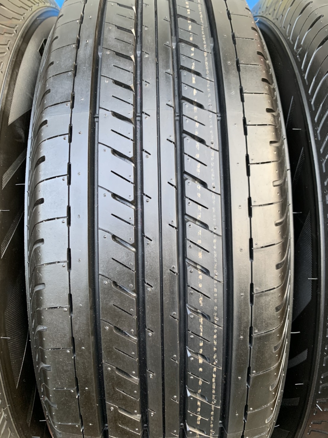 ล้อแม็ก 6รู139 ขอบ 15 ดำปัดหน้าเงา พร้อมยางป้ายแดง 215-70-15 Bridgestone ปี 20 สวยกริ๊บๆ ล้อแม็ก 6รู139 ขอบ 15 ดำปัดหน้าเงา พร้อมยางป้ายแดง 215-70-15 Bridgestone ปี 20 สวยกริ๊บๆ