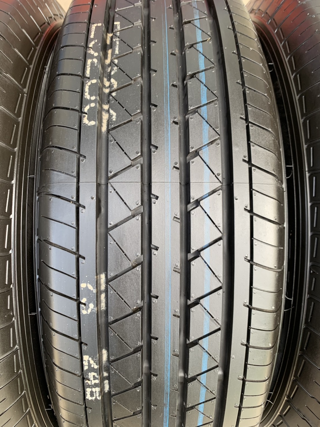 ล้อแม็ก 5รู114 Toyota Vigo Revo ขอบ 15 สีเทากัน พร้อมยางใหม่ป้ายแดง 205-70-15 Yokohama ปี 20 สวยกริ๊