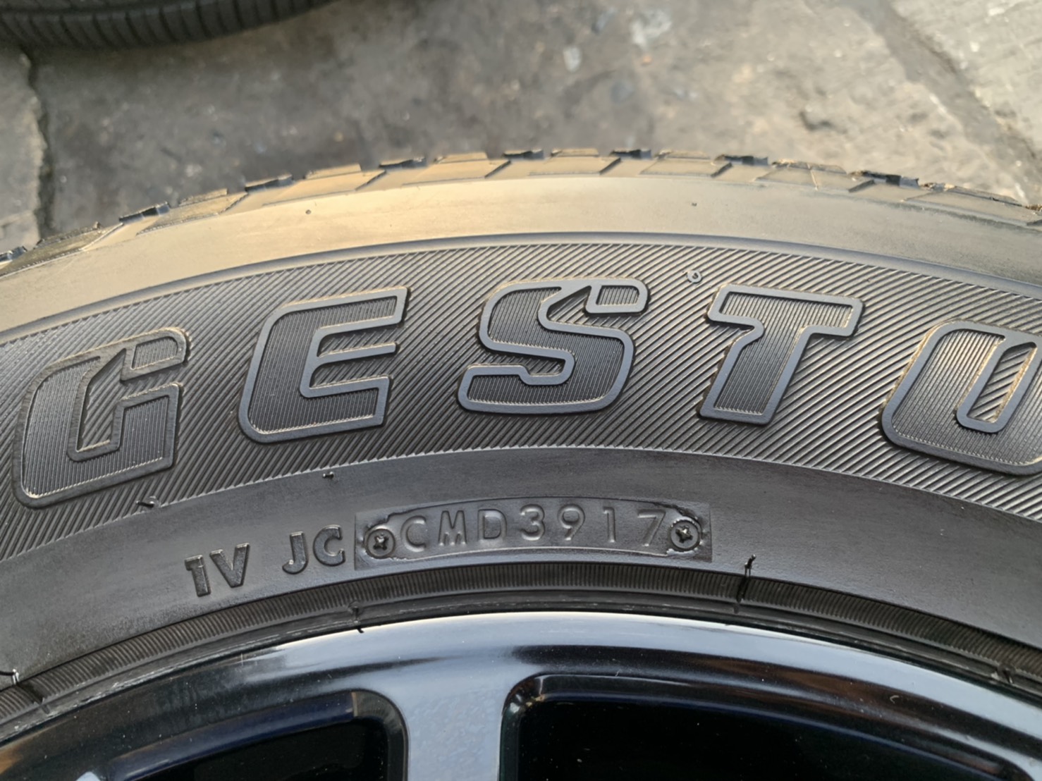 ล้อแม็ก Nissan Navara Caliber NP300 Black Edition ขอบ 18 พร้อมยาง 255-60-18 Bridgestone ปลายปี 17 ล้อแม็ก Nissan Navara Caliber NP300 Black Edition ขอบ 18 พร้อมยาง 255-60-18 Bridgestone ปลายปี 17