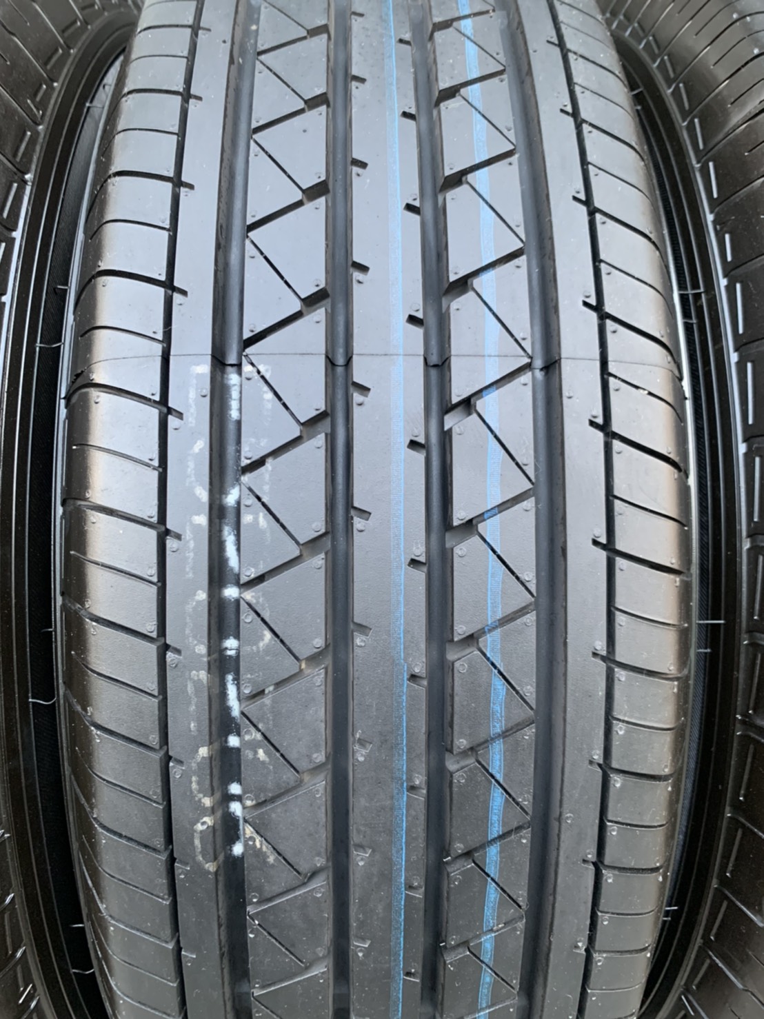 ล้อแม็ก 5รู114 Toyota Vigo ขอบ 15 สีเทาหน้าเงา พร้อมยางป้ายแดง 205-70-15 Yokohama ปลายปี 20 ล้อแม็ก 5รู114 Toyota Vigo ขอบ 15 สีเทาหน้าเงา พร้อมยางป้ายแดง 205-70-15 Yokohama ปลายปี 20