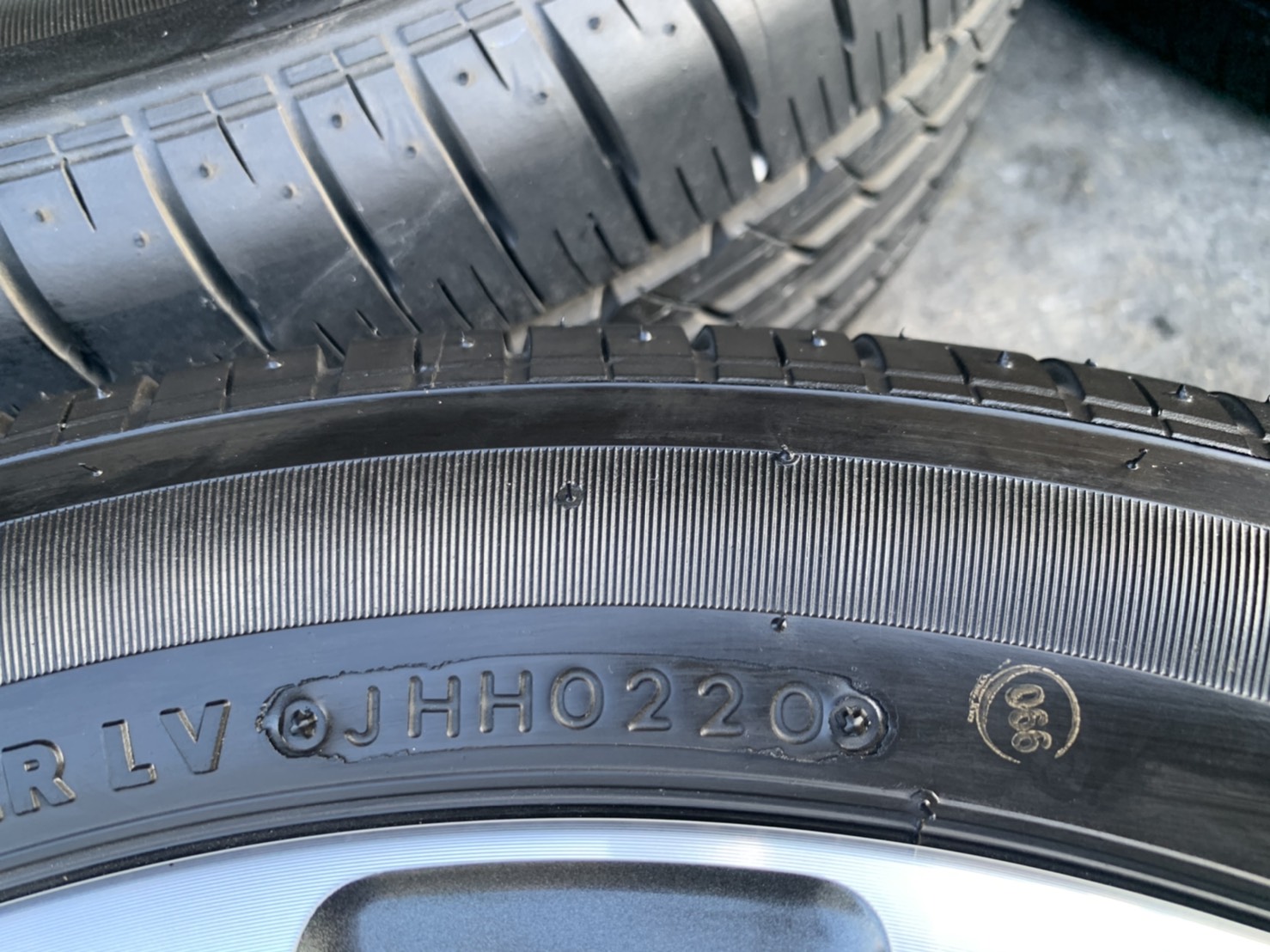 ล้อแม็กป้ายแดง 5รู100 Toyota Sienta ตัวท็อป ขอบ 16 พร้อมยางป้ายแดง 195-50-16 Bridgestone ปี 20 ล้อแม็กป้ายแดง 5รู100 Toyota Sienta ตัวท็อป ขอบ 16 พร้อมยางป้ายแดง 195-50-16 Bridgestone ปี 20