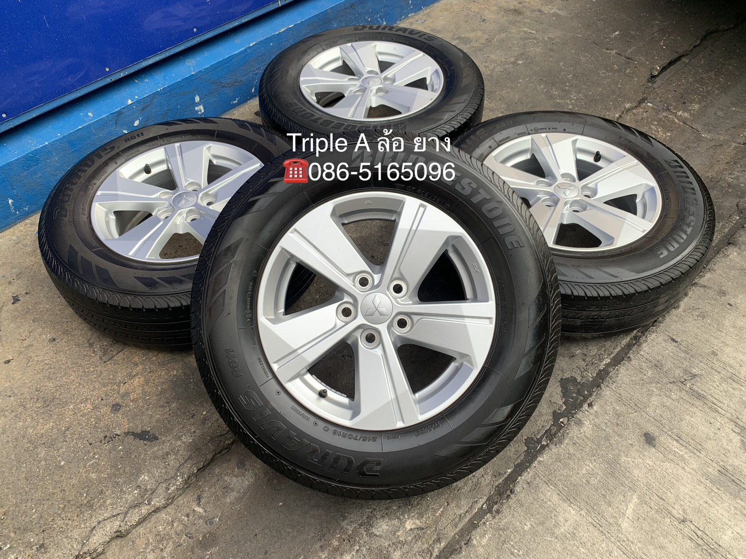 ล้อแม็ก 5รู114 Mitsu Triton รุ่นใหม่ล่าสุด ขอบ 16 พร้อมยาง 215-70-16 Bridgestone ปี 16 สภาพดี