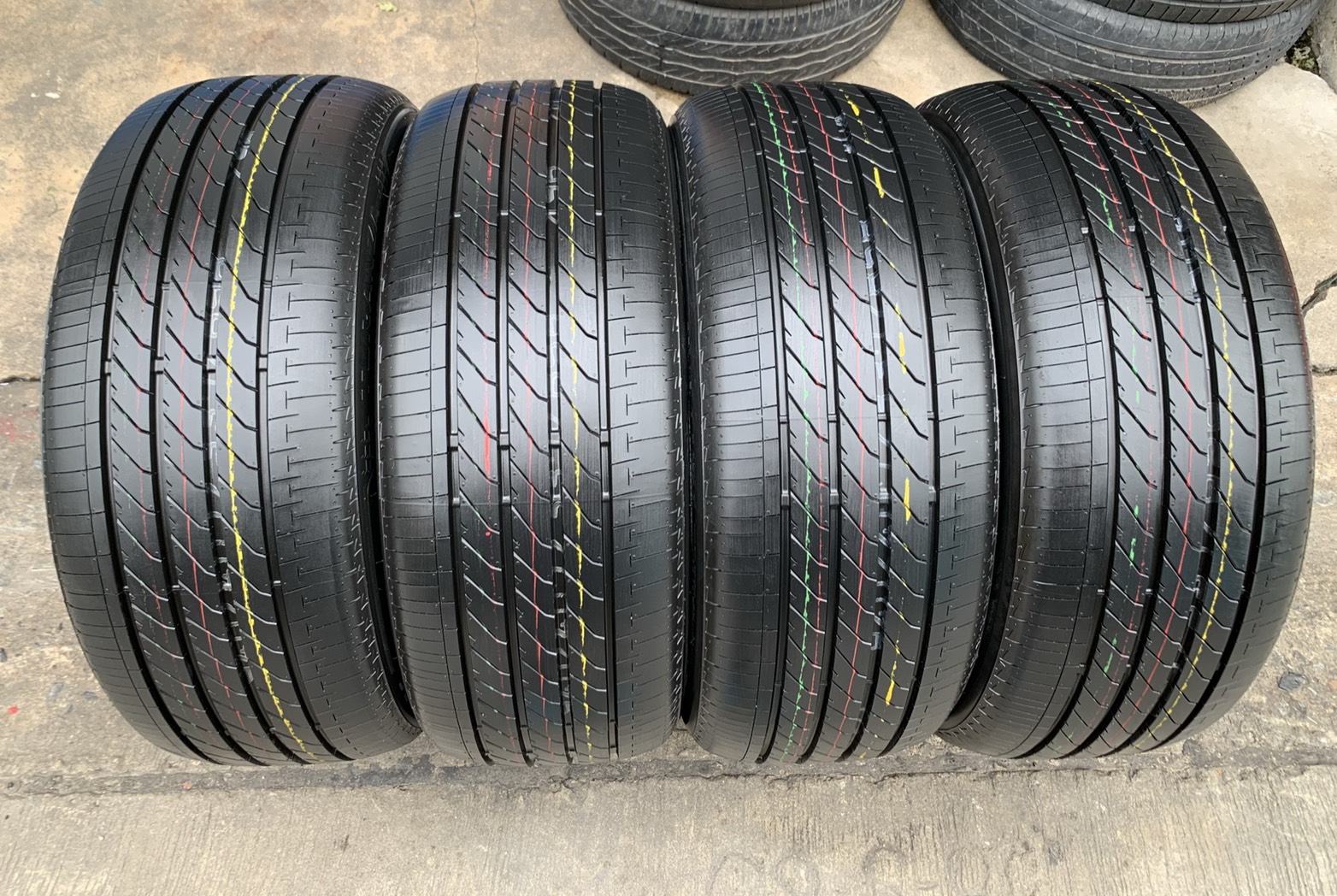 ล้อแม็กป้ายแดง Toyota Camry รุ่นใหม่ ขอบ 18 พร้อมยางป้ายแดง 235-45-18 Bridgestone สวยๆ ล้อแม็กป้ายแดง Toyota Camry รุ่นใหม่ ขอบ 18 พร้อมยางป้ายแดง 235-45-18 Bridgestone สวยๆ