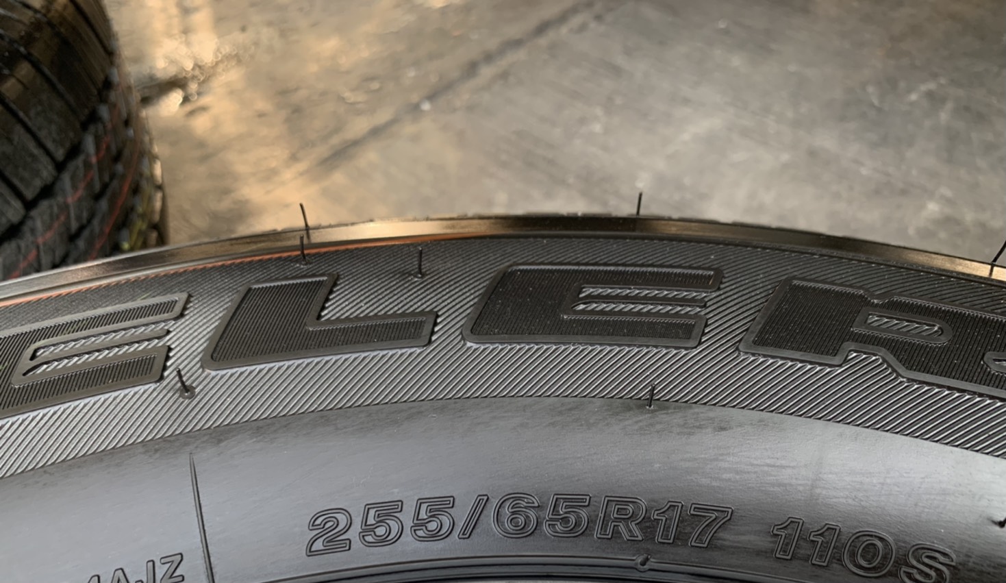 ยางใหม่ป้ายแดง 255-65-17 Bridgestone ปี 21 ใหม่ยกห้าง สวยกริ๊บ