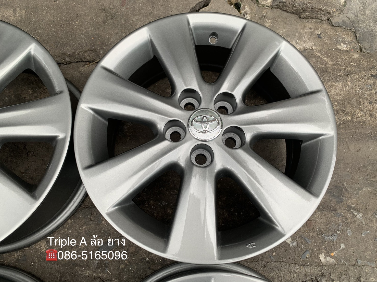 ล้อแม็ก 5รู100 Toyota Altis ขอบ 15 สีเทา สวยกริ๊บ ล้อแม็ก 5รู100 Toyota Altis ขอบ 15 สีเทา สวยกริ๊บ