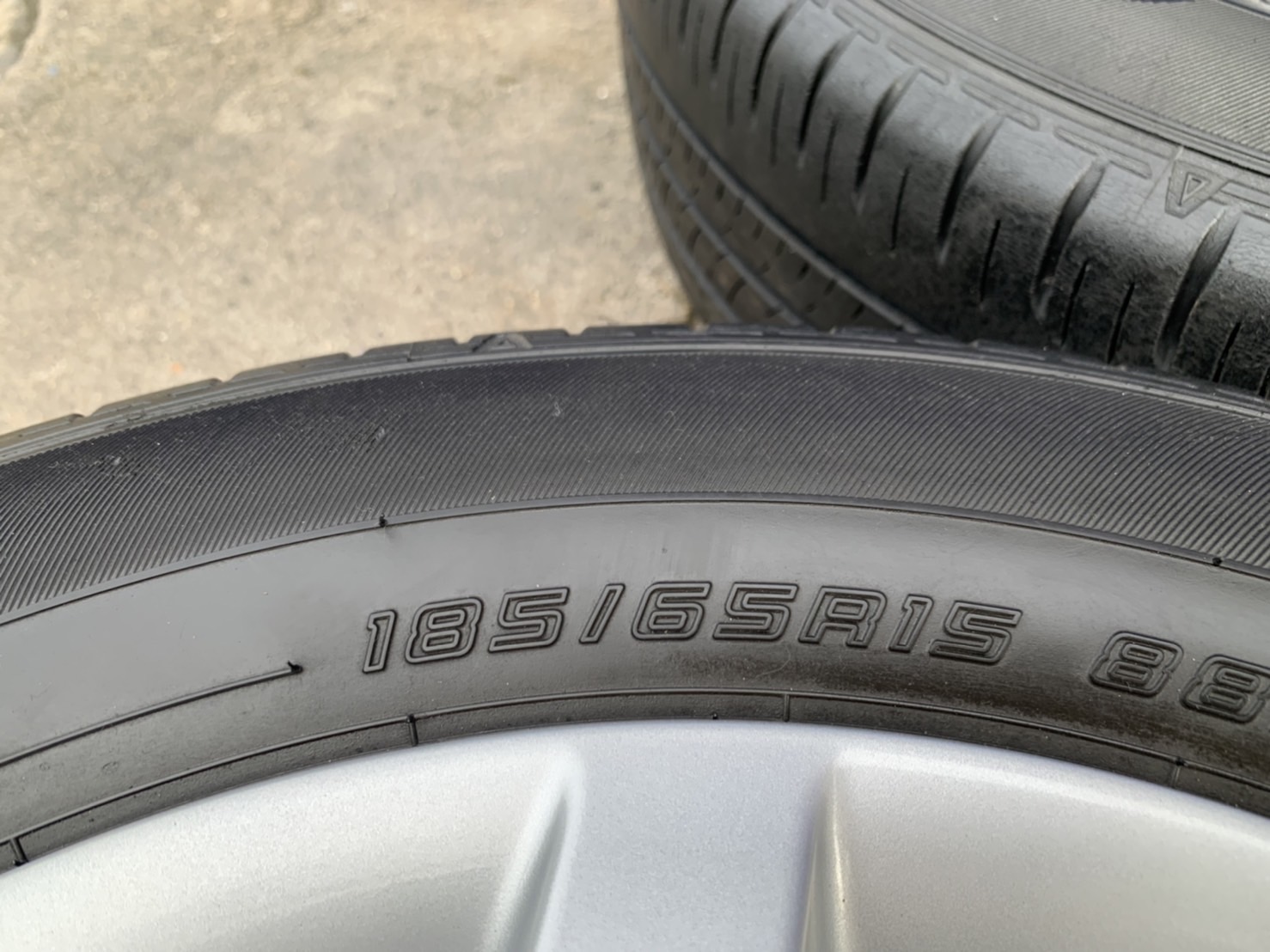 ล้อแม็ก Nissan Note ขอบ 15 พร้อมยาง 185-65-15 Dunlop ปี 18 ใส่กับ March, Almera ได้เลย ล้อแม็ก Nissan Note ขอบ 15 พร้อมยาง 185-65-15 Dunlop ปี 18 ใส่กับ March, Almera ได้เลย