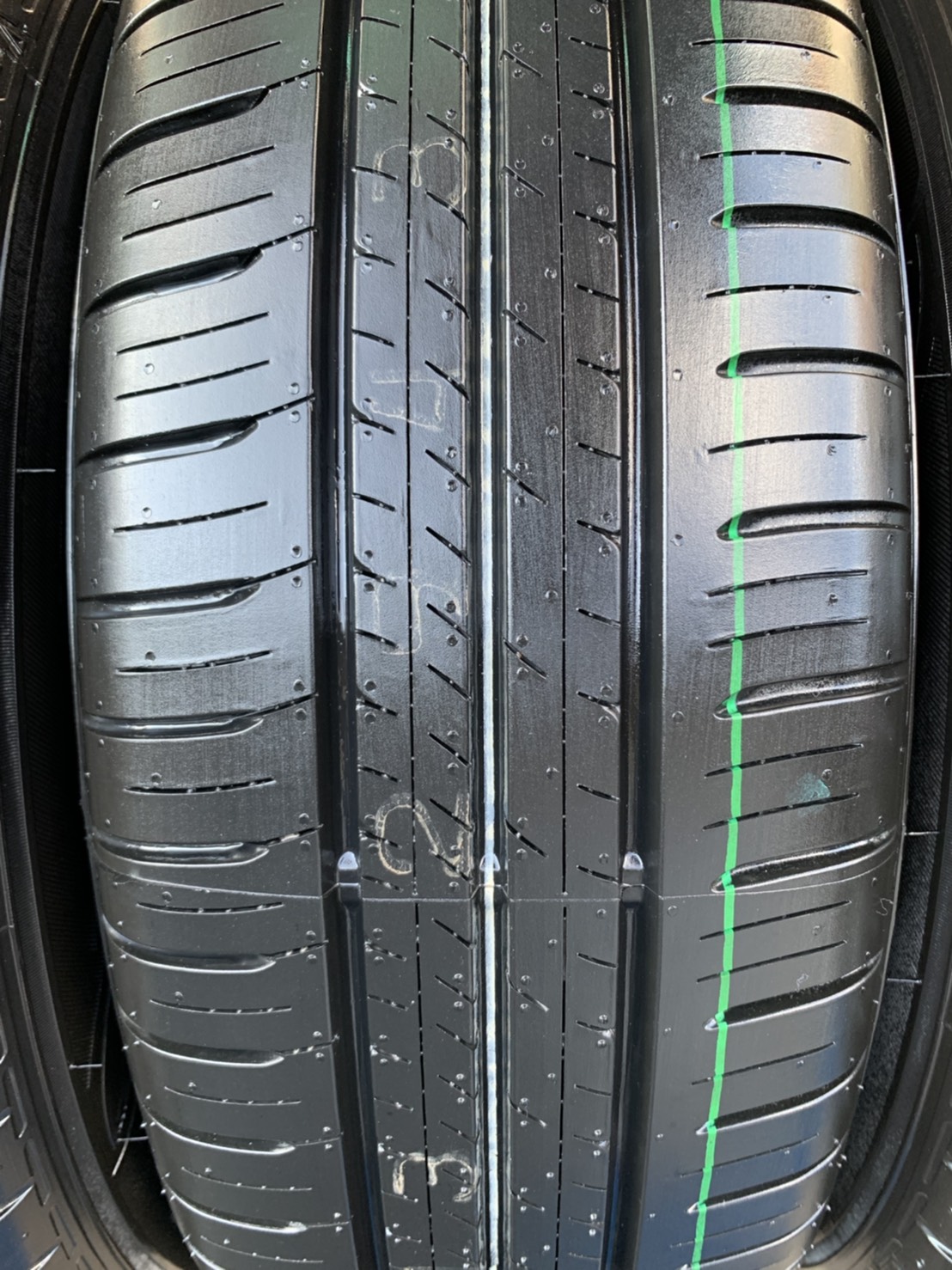 ยางใหม่ป้ายแดง 195-65-15 Dunlop ปลายปี 20 ใหม่กริ๊บๆ