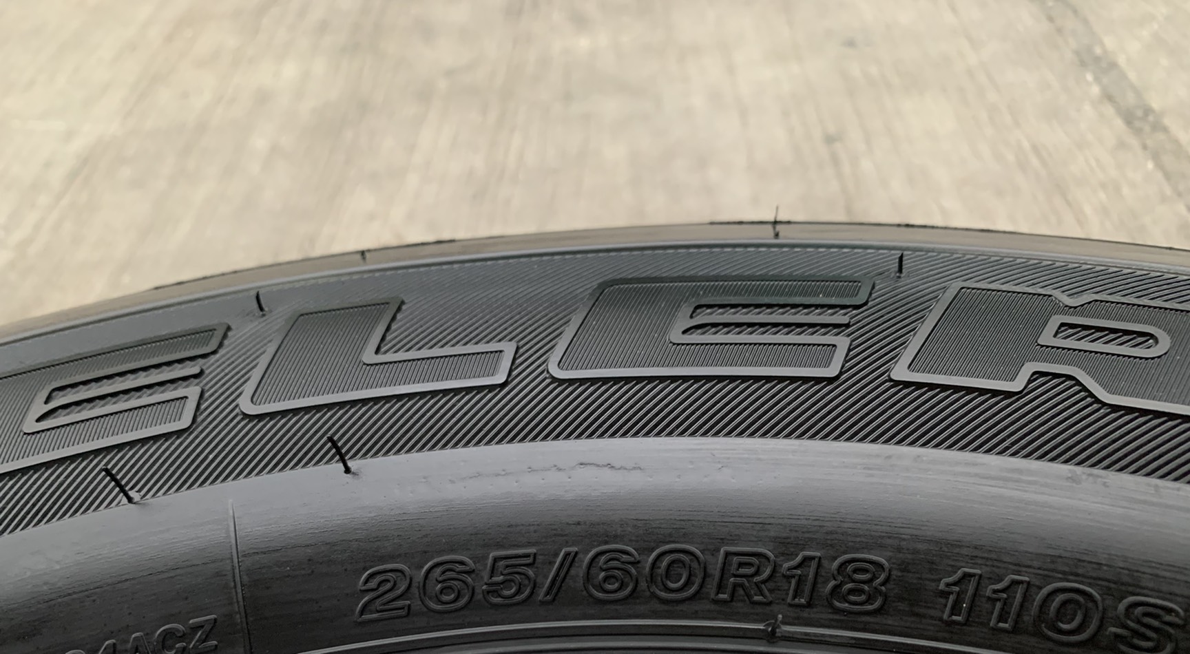 ยางป้ายแดง 265-60-18 Bridgestone ปลายปี 20 สวยๆ ยางป้ายแดง 265-60-18 Bridgestone ปลายปี 20 สวยๆ
